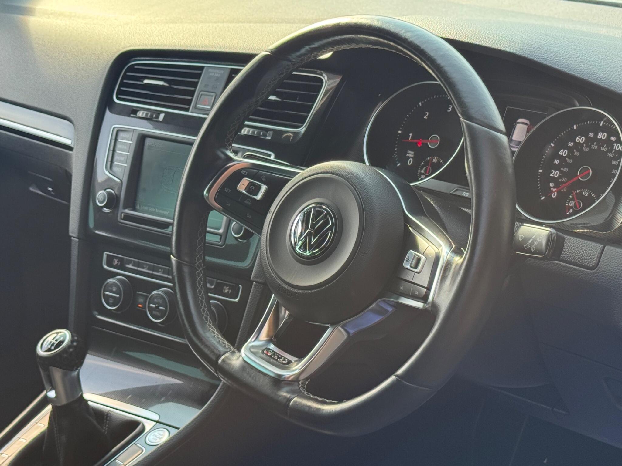Volkswagen Golf view 11