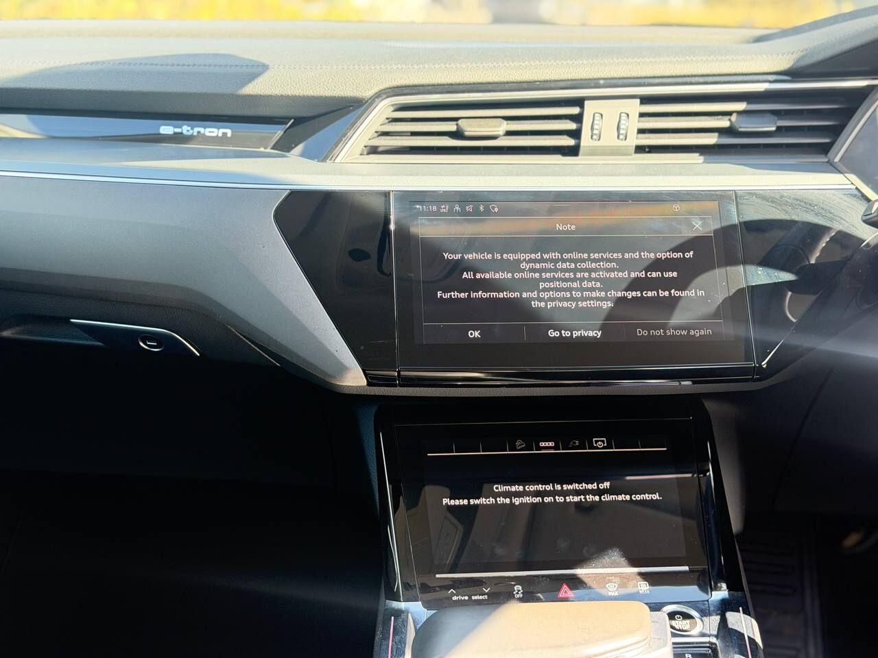 Audi E-Tron view 27