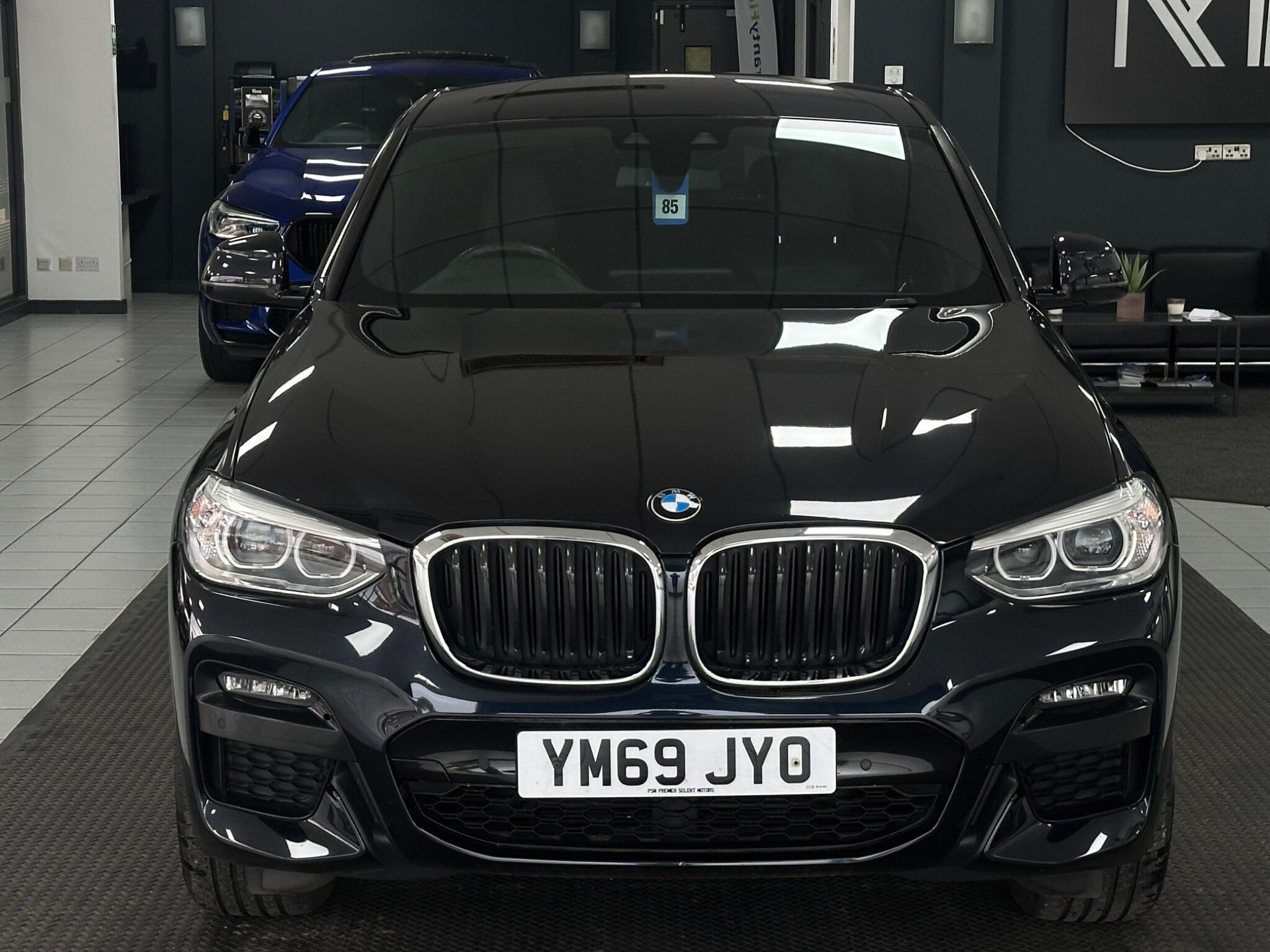 BMW X4 view 5