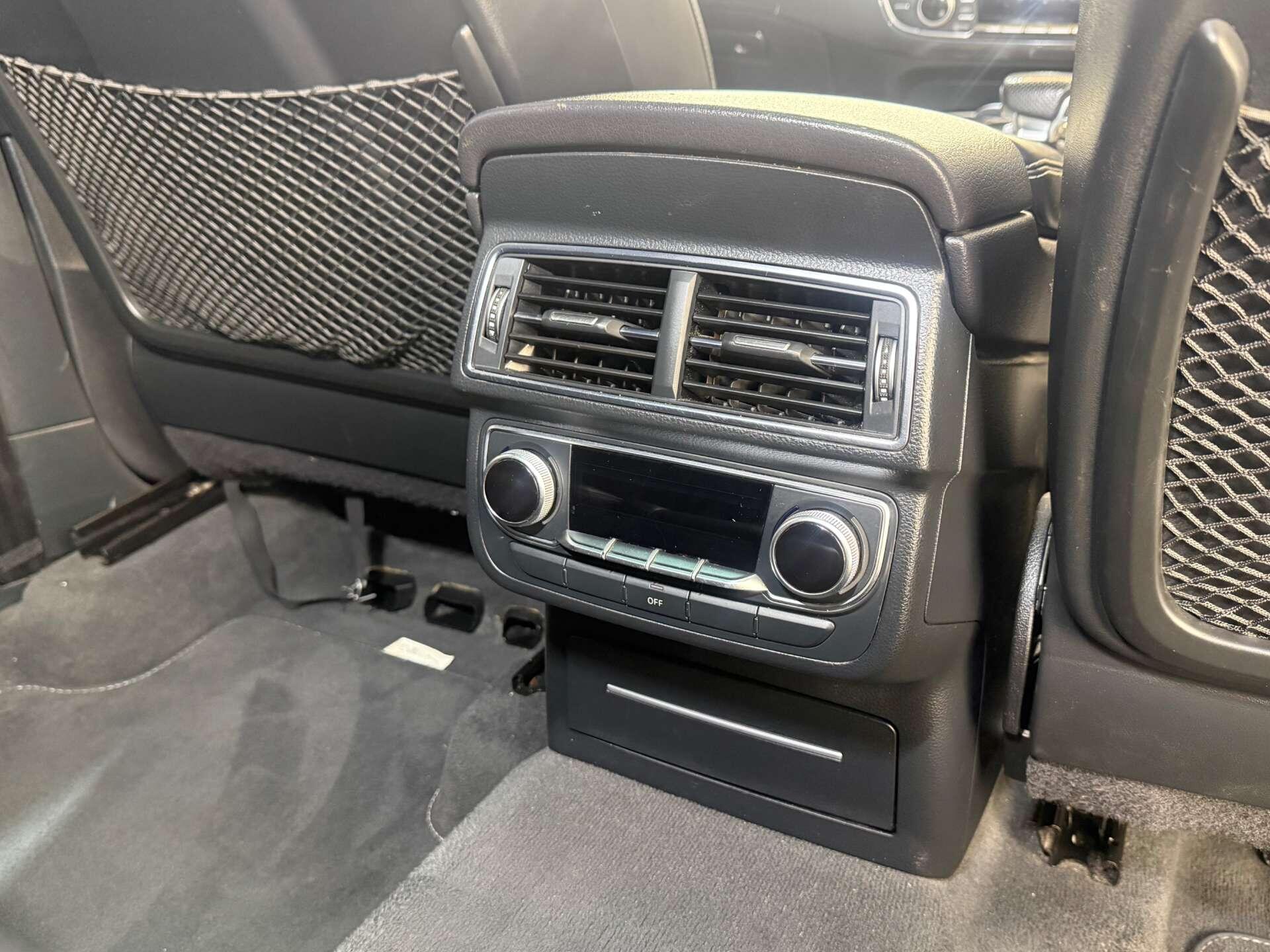 Audi Q7 view 22