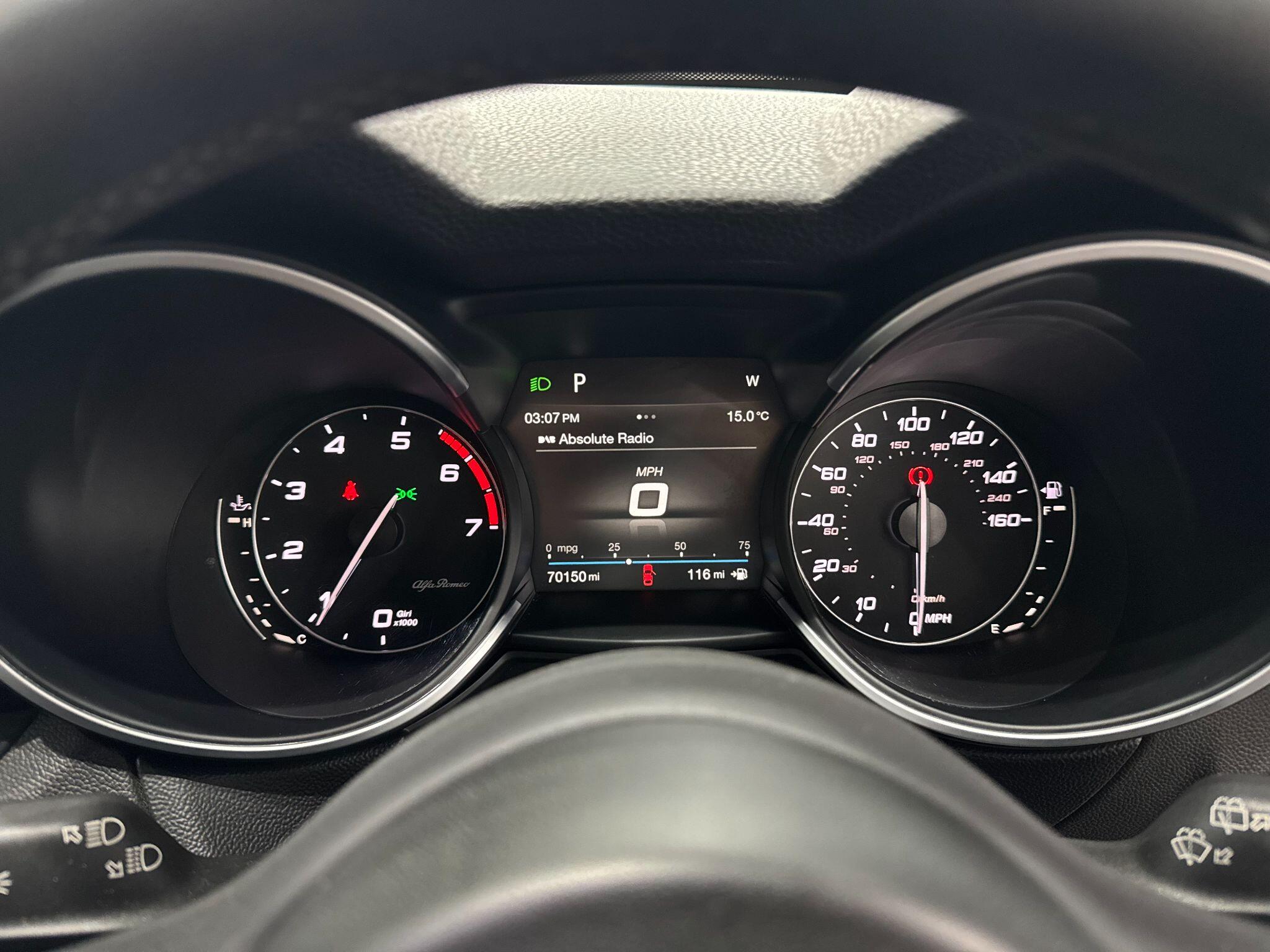 Alfa Romeo Stelvio view 40