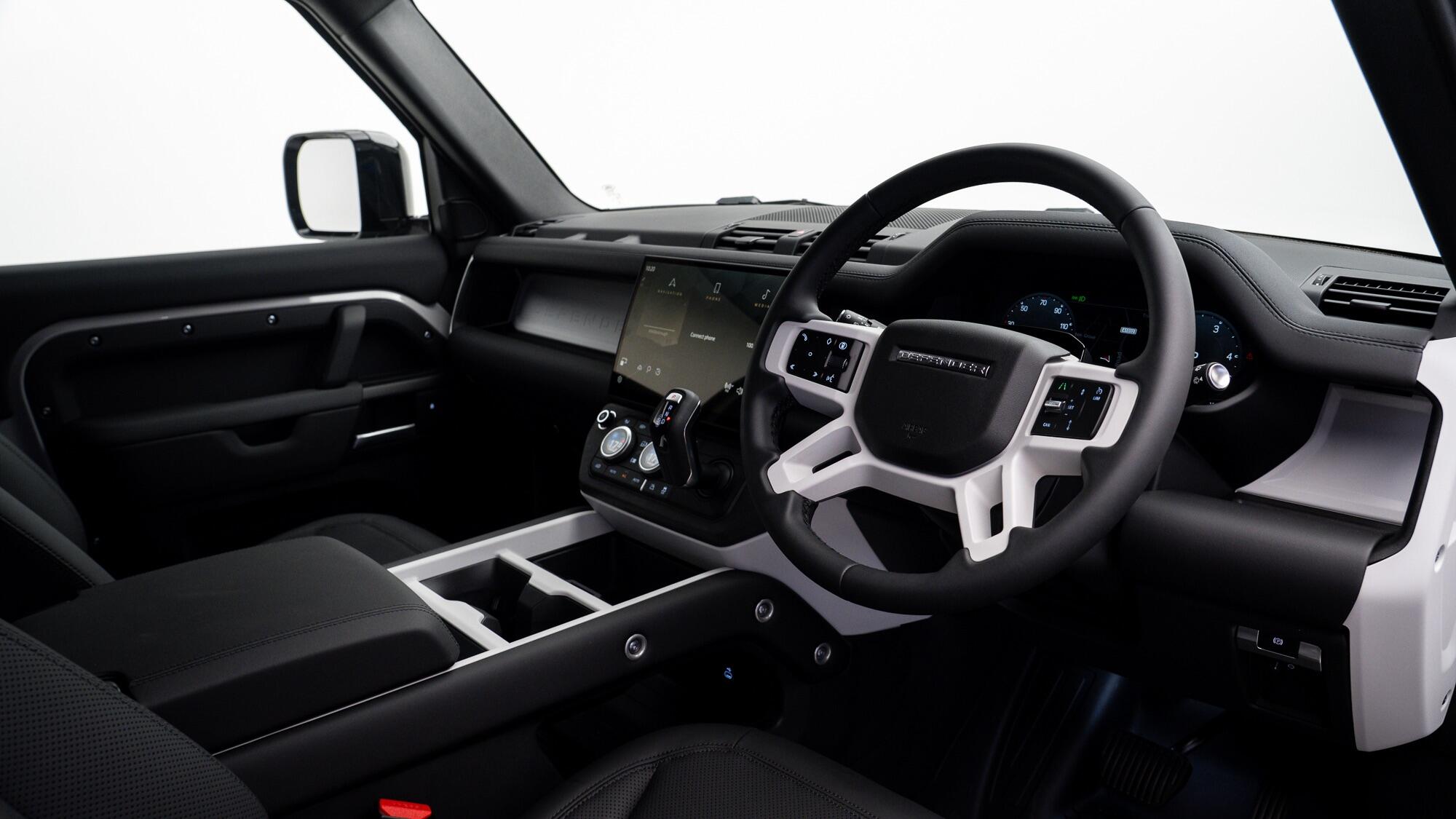 Land Rover Defender 90 view 2