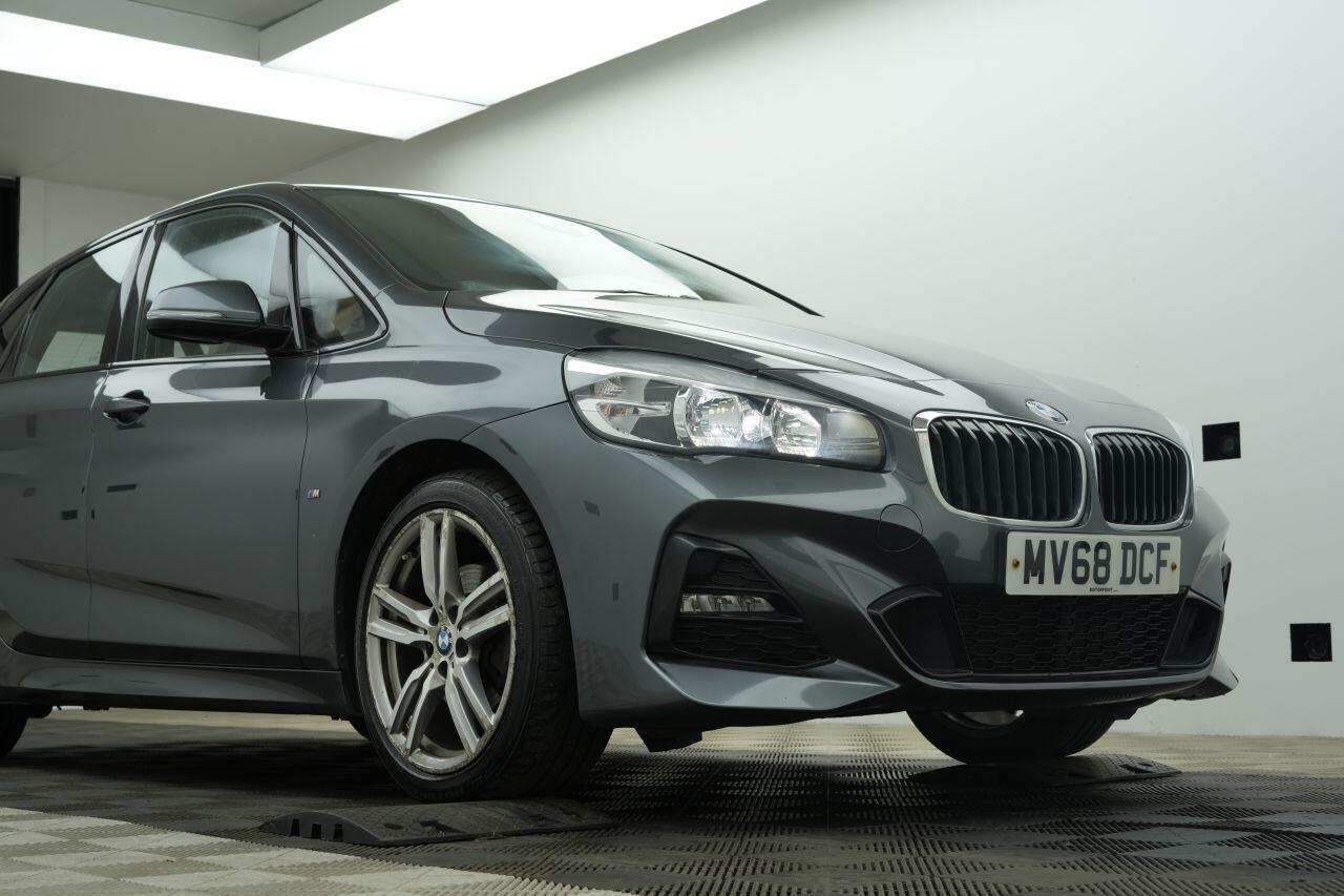 BMW 2 Series Active Tourer view 5