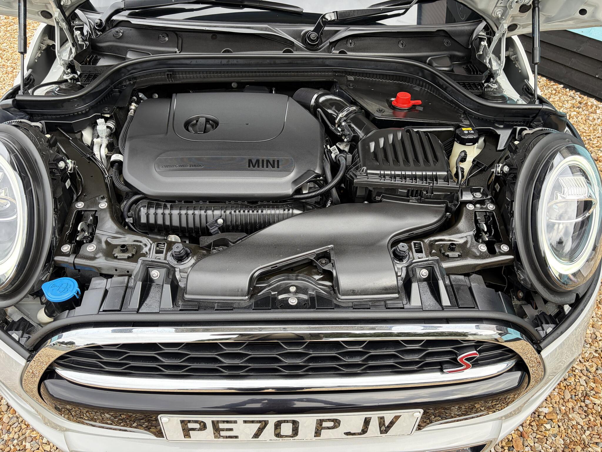 Mini Convertible view 9