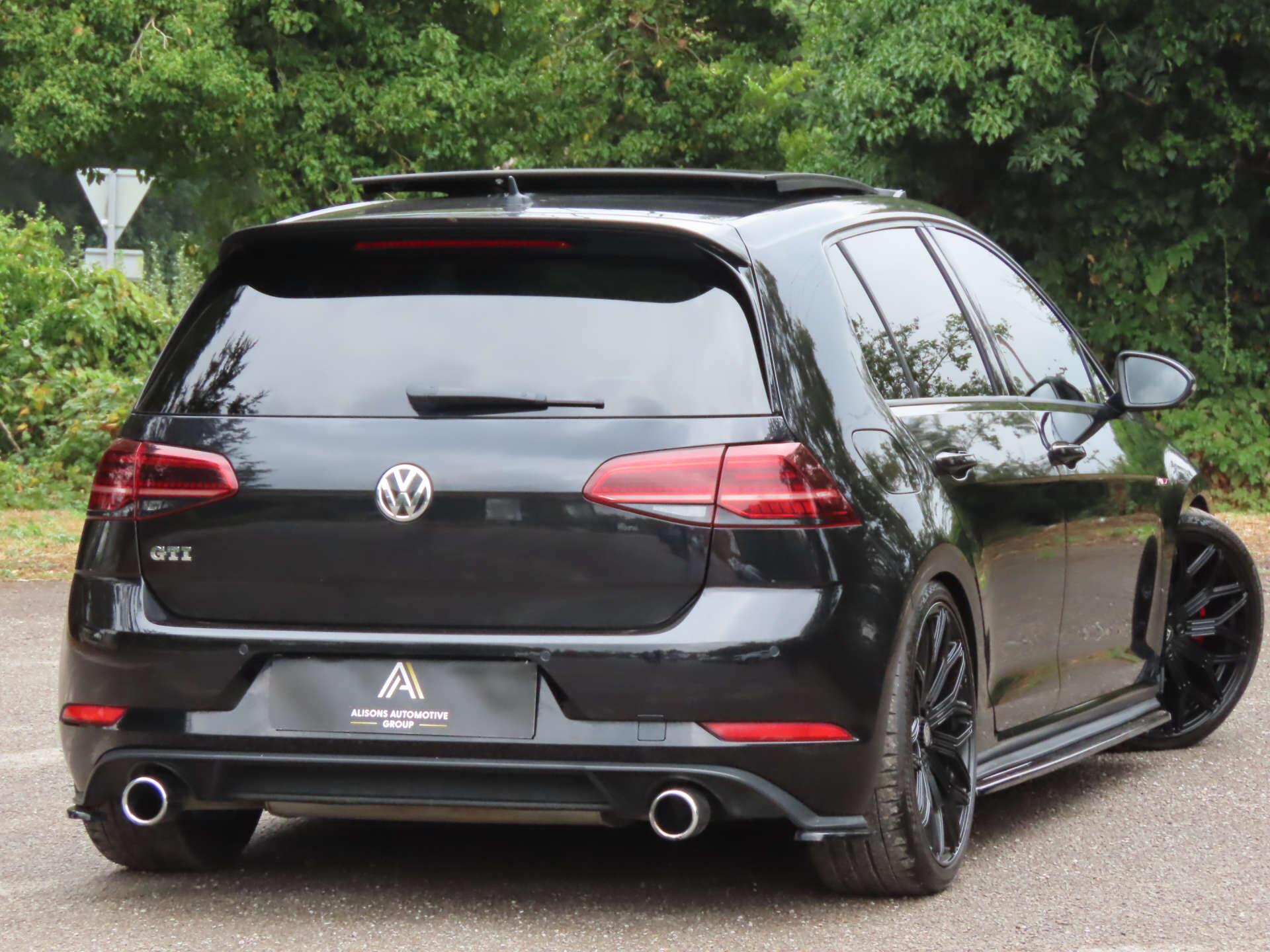 Volkswagen Golf view 5