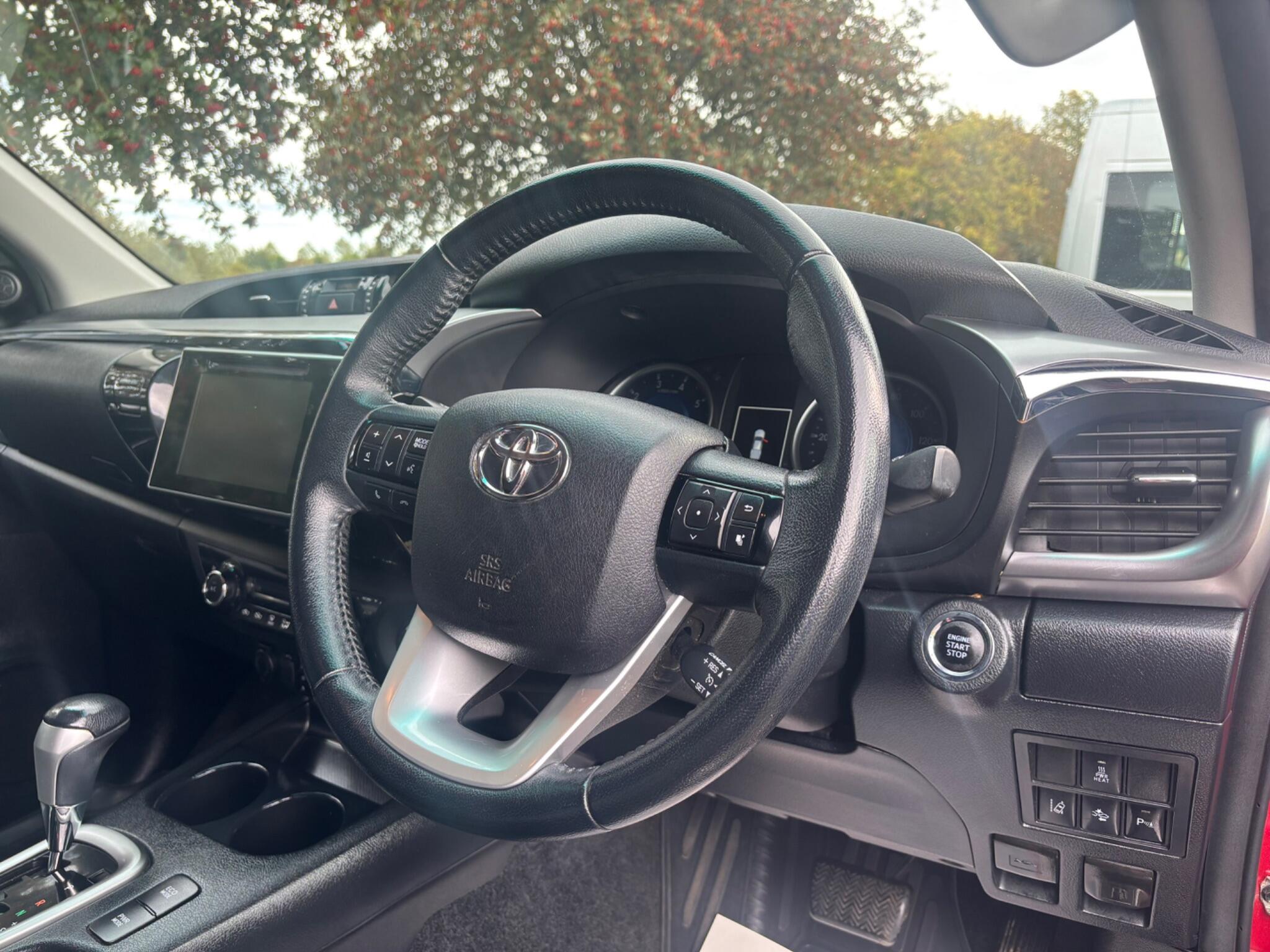 Toyota Hilux view 9