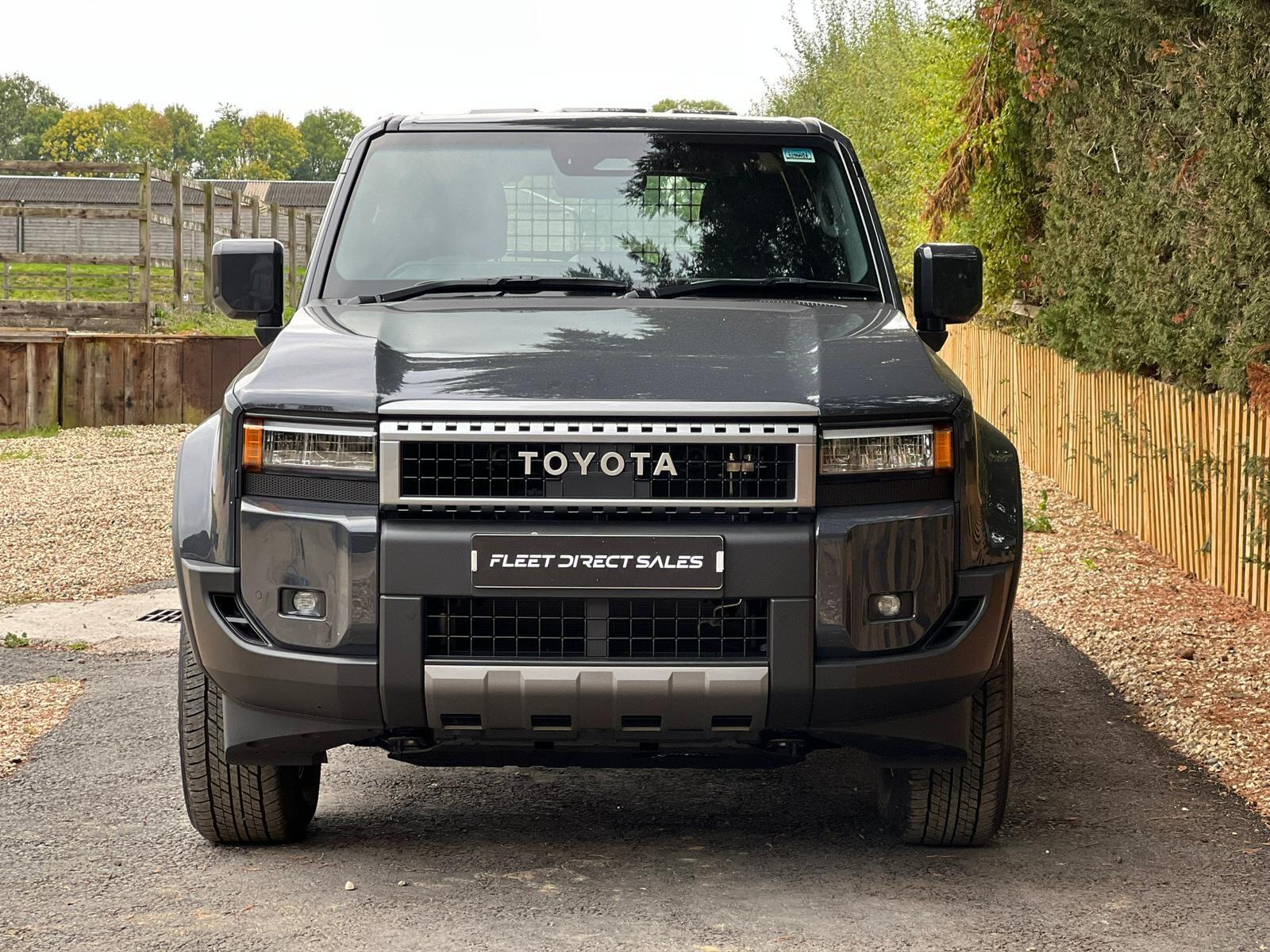 Toyota Land Cruiser view 8