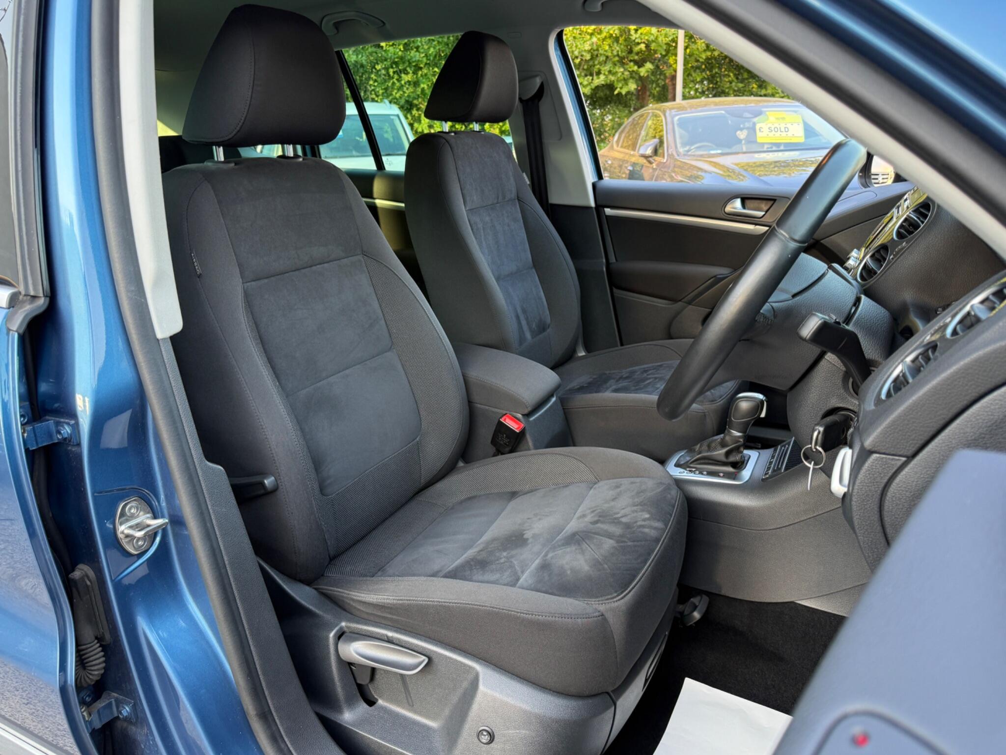 Volkswagen Tiguan - Image 35