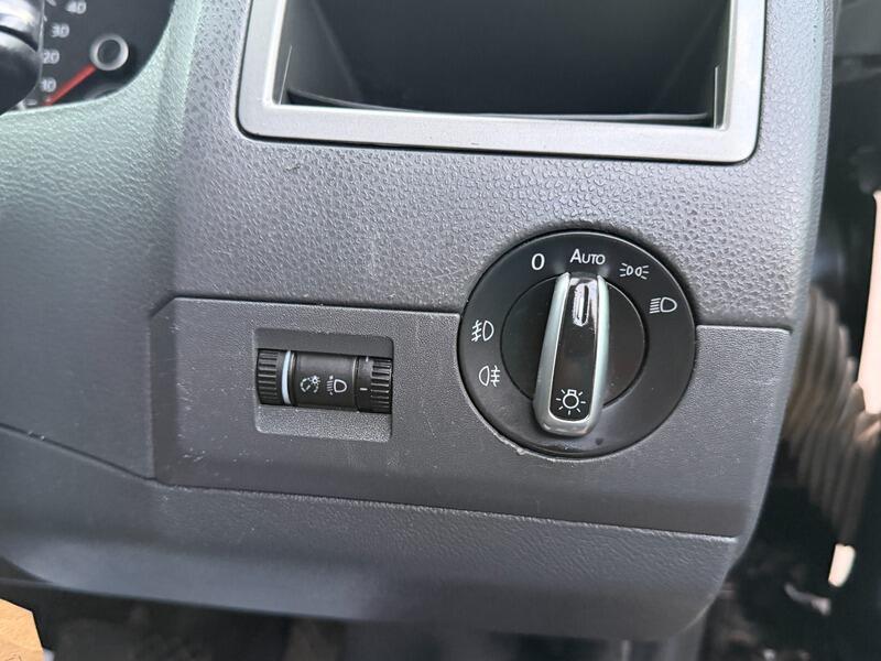 Volkswagen Caravelle view 44