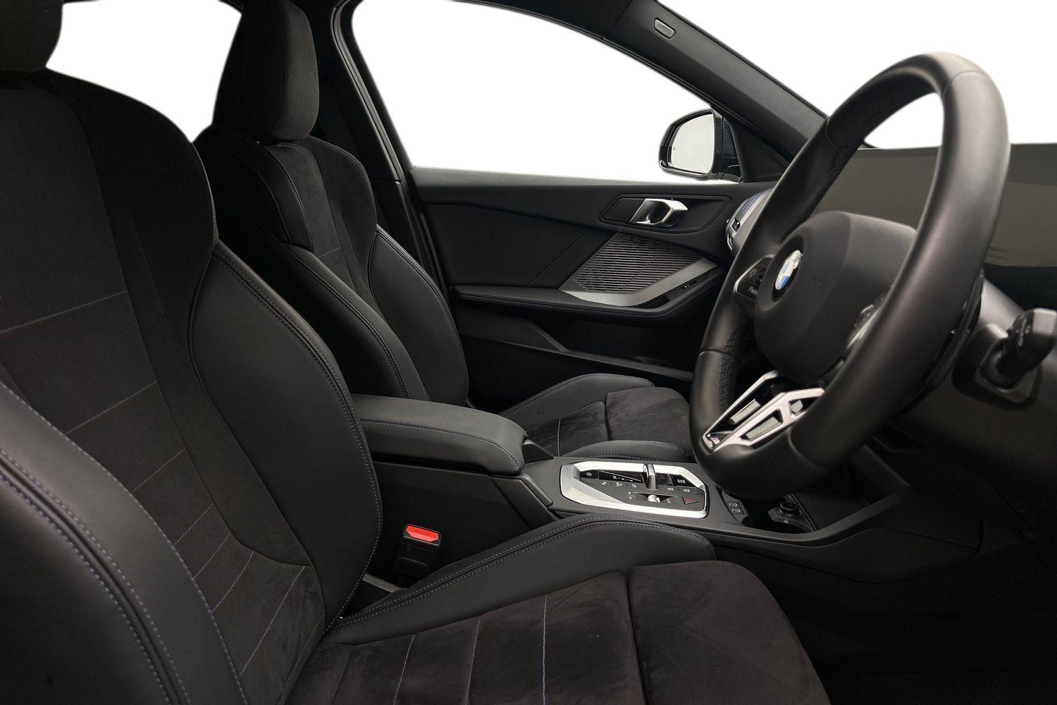 BMW 1 Series view 12