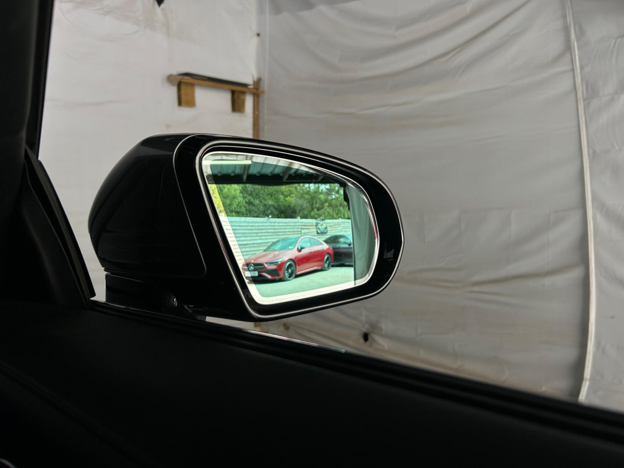 Mercedes-Benz E Class view 59