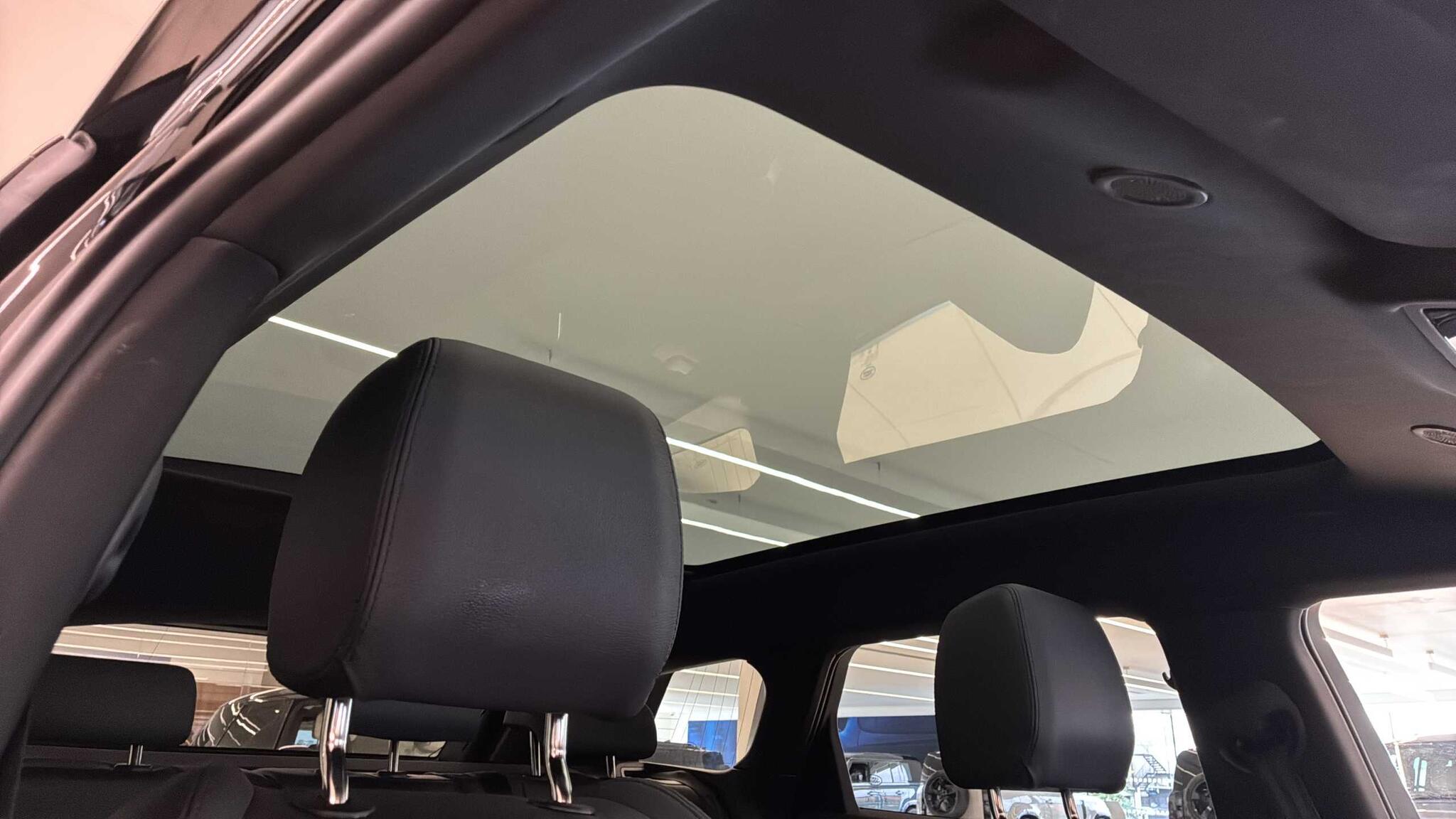 Land Rover Range Rover Evoque view 26