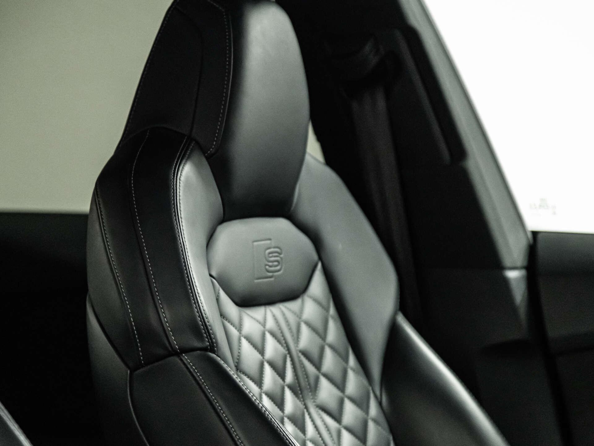 Audi SQ8 view 56