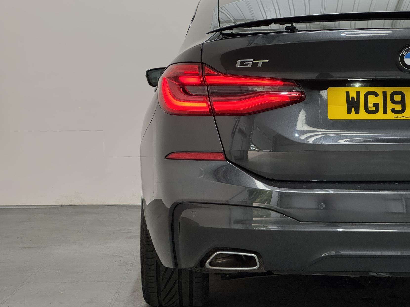 BMW 6 Series view 15