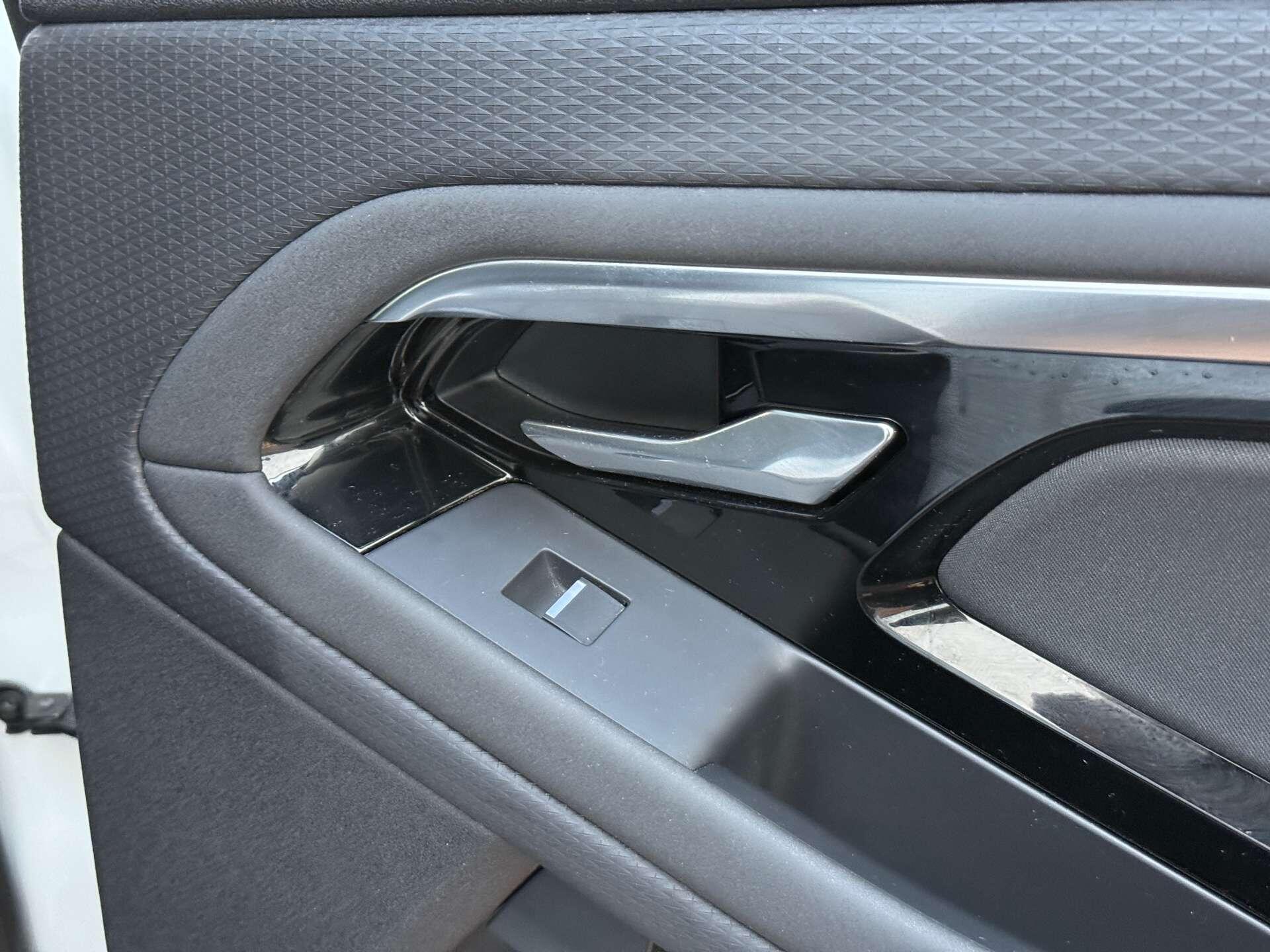 Land Rover Range Rover Evoque view 26