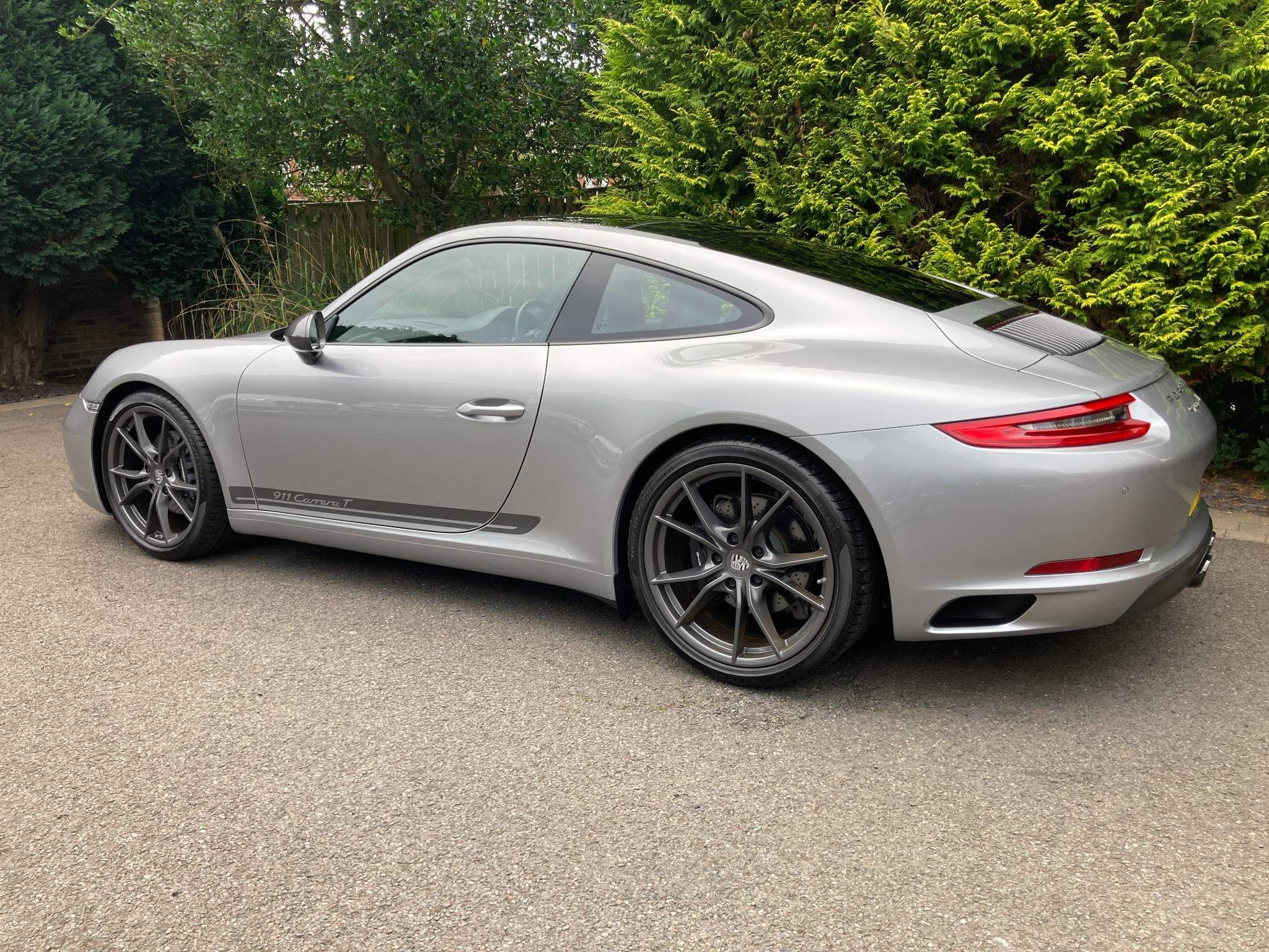 Porsche 911 view 12