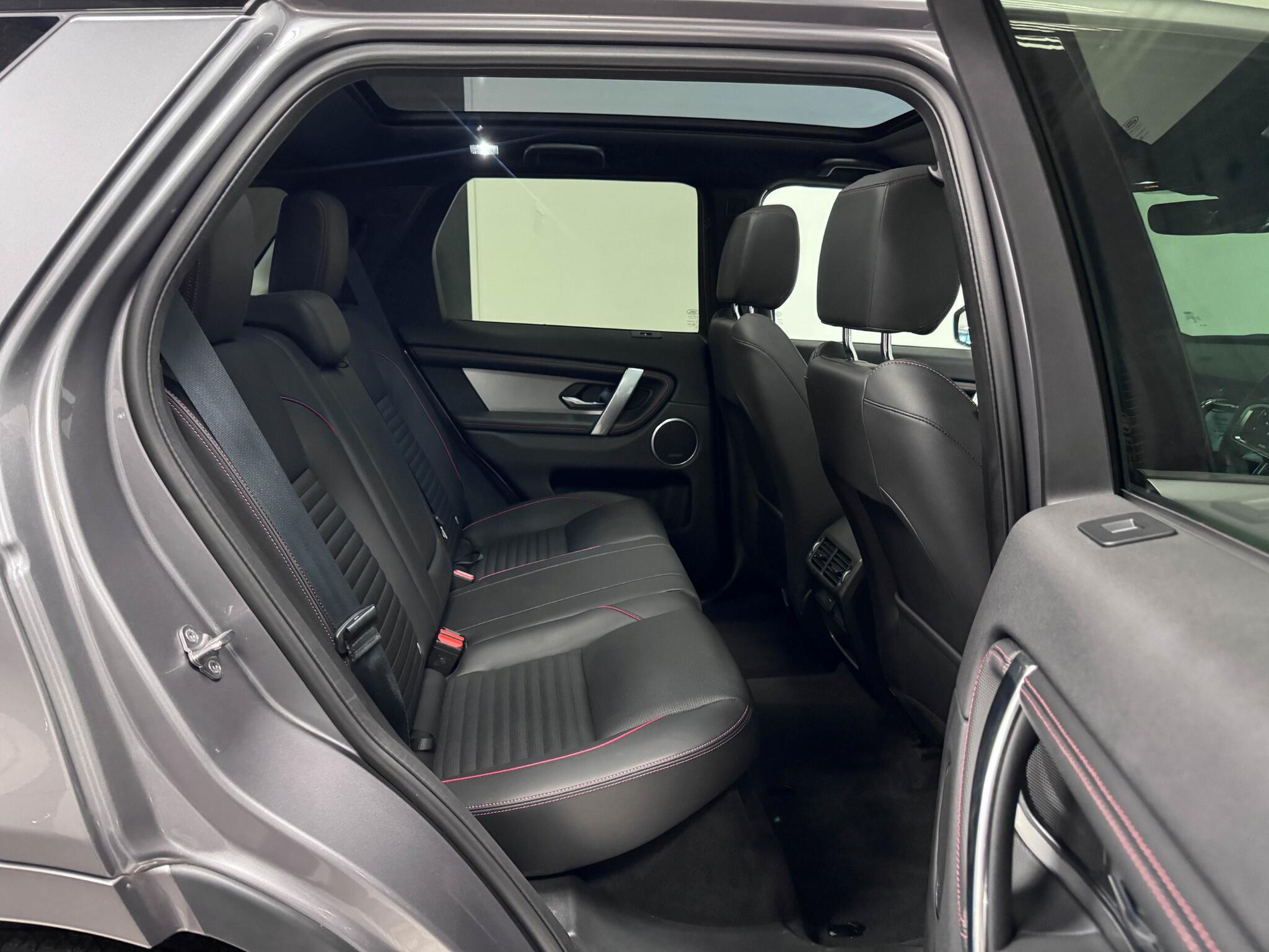 Land Rover Discovery Sport view 9