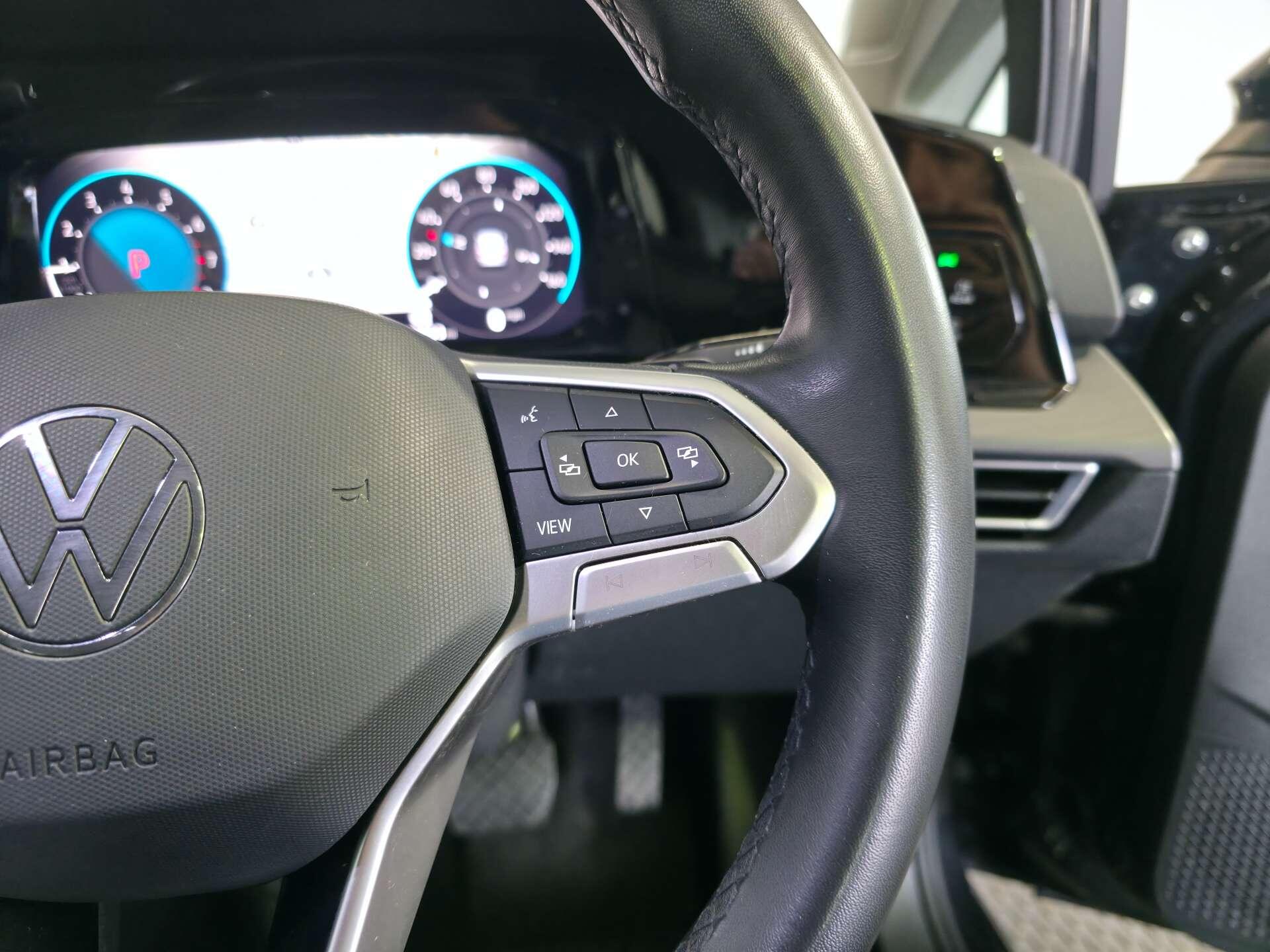 Volkswagen Golf view 32
