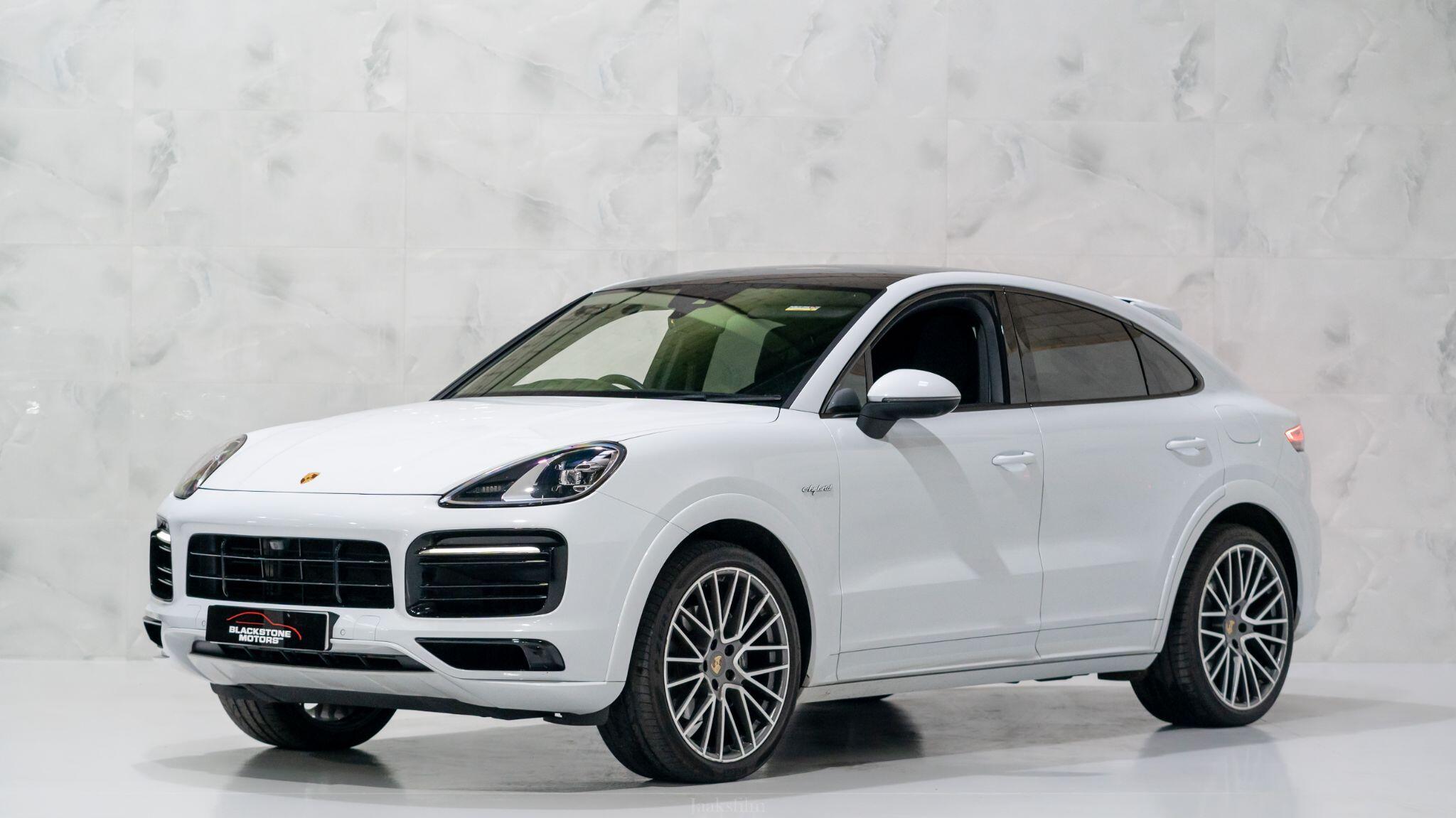 Porsche Cayenne view 5