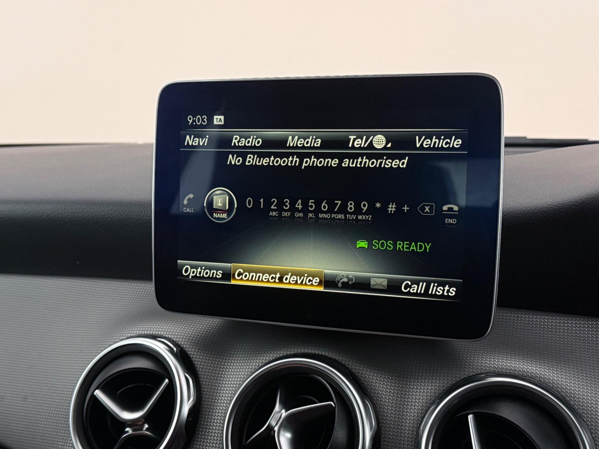 Mercedes-Benz GLA view 23