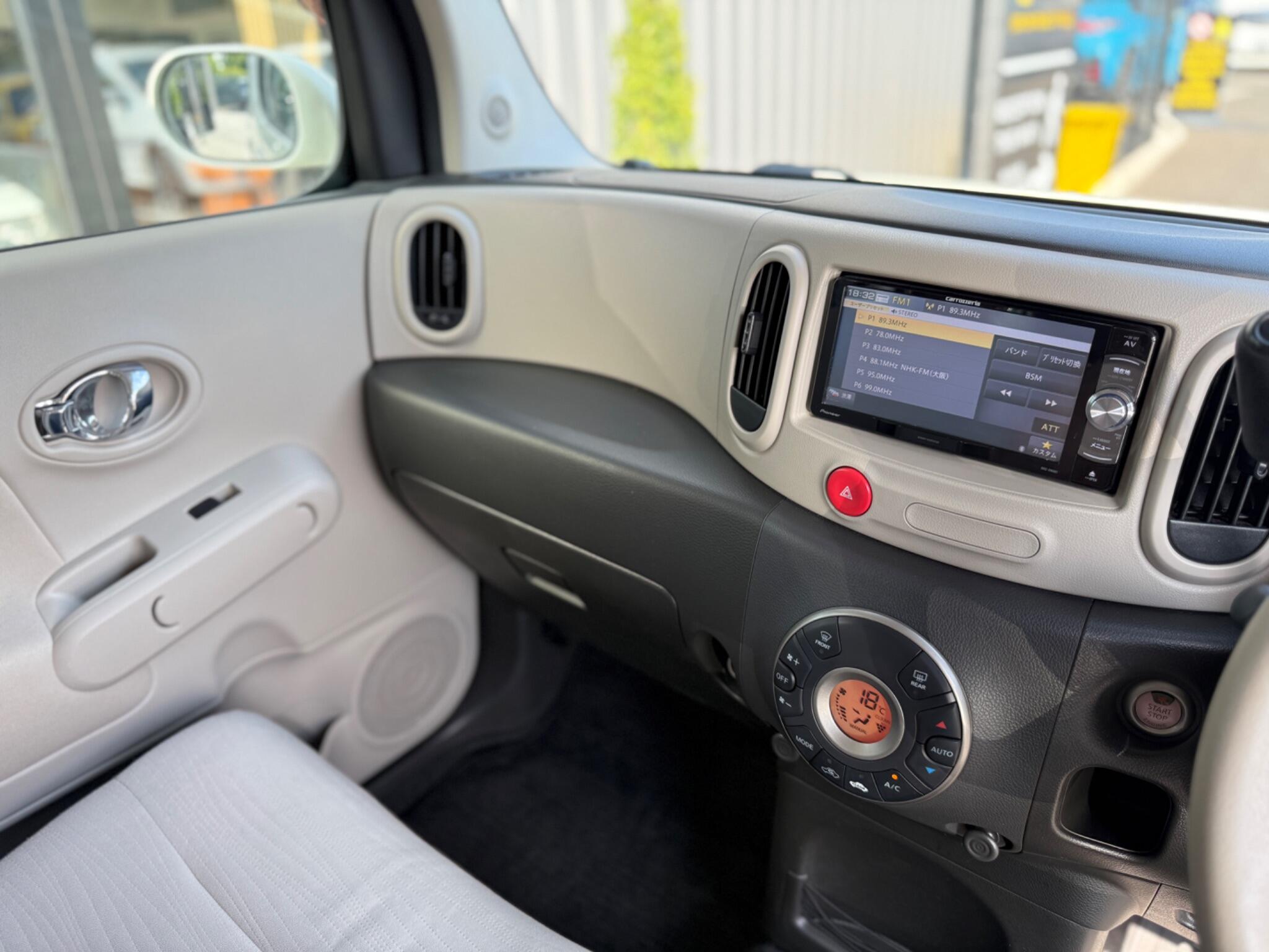 Nissan Cube view 27