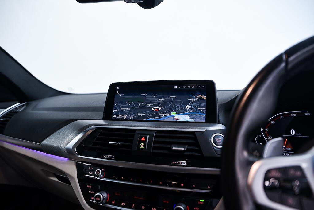 BMW X4 view 24