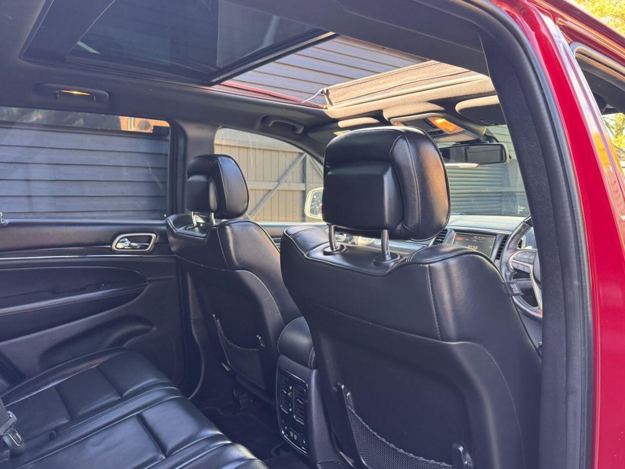 Jeep Grand Cherokee view 17