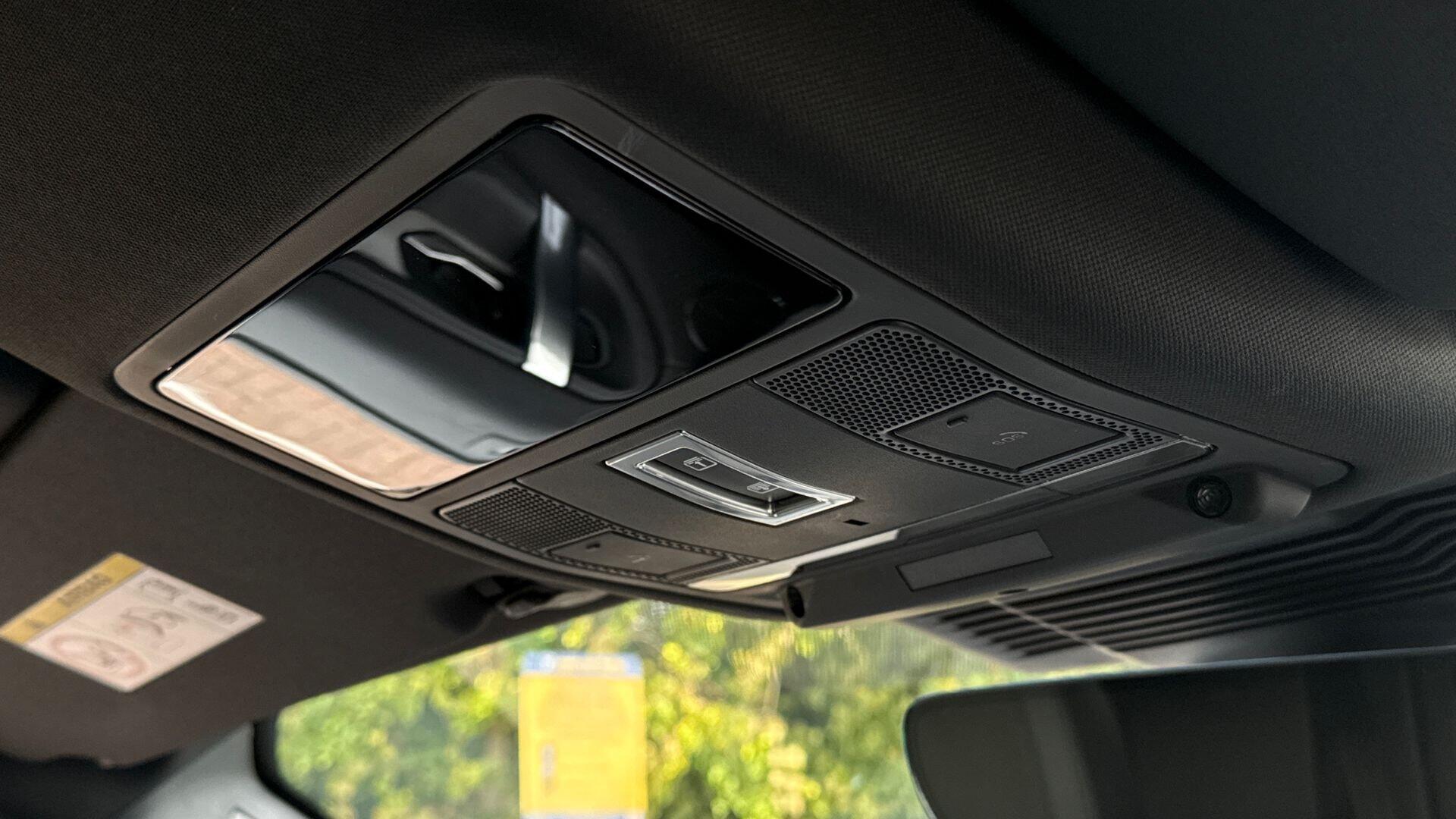 Land Rover Discovery Sport view 22