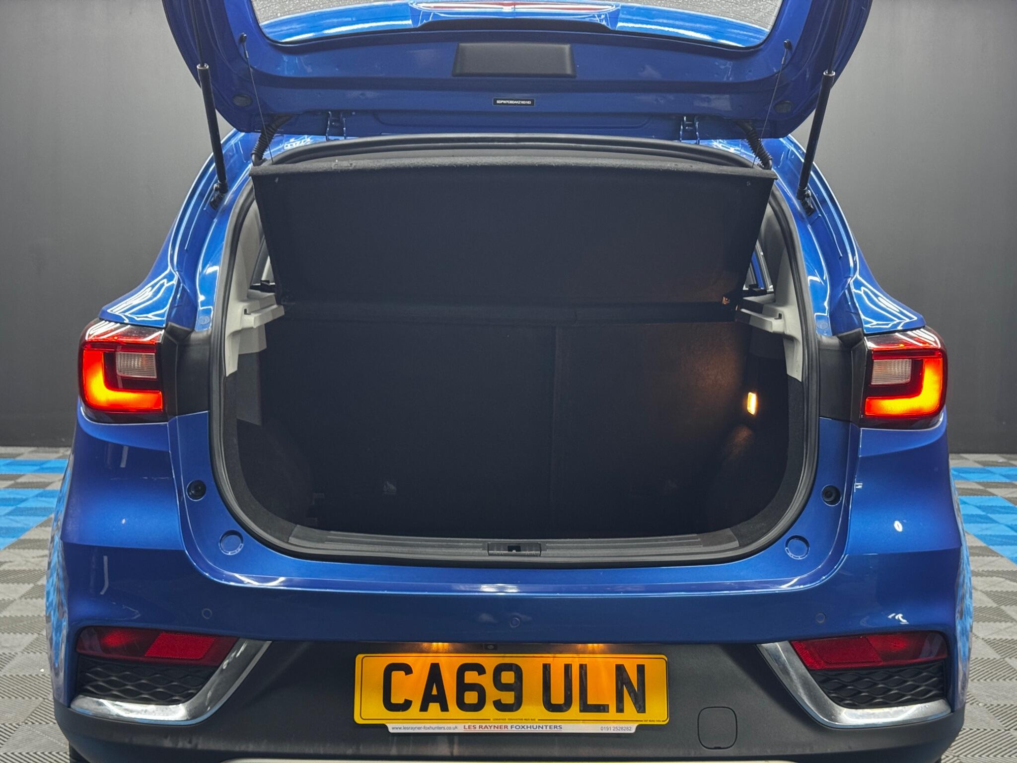 MG ZS view 34
