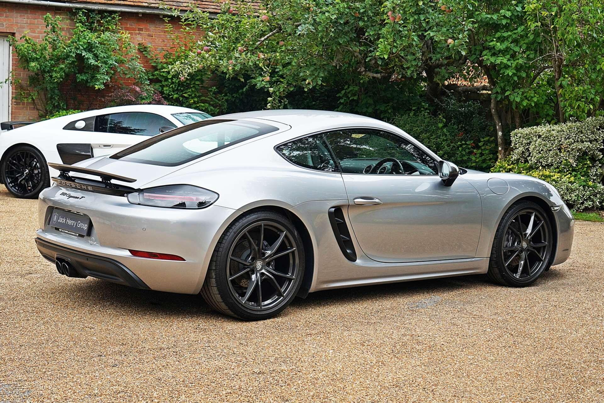 Porsche Cayman view 9