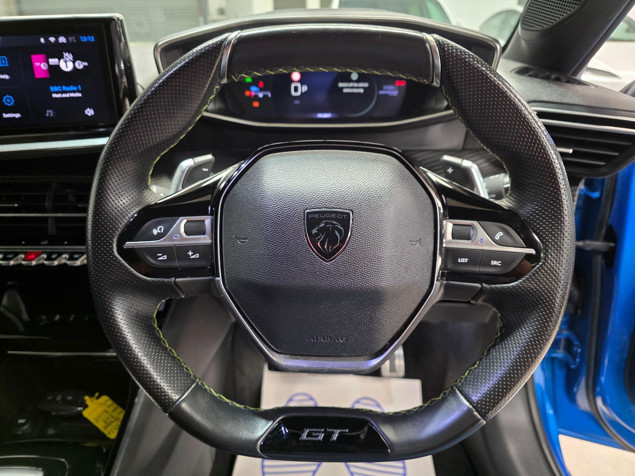 Peugeot 208 view 15