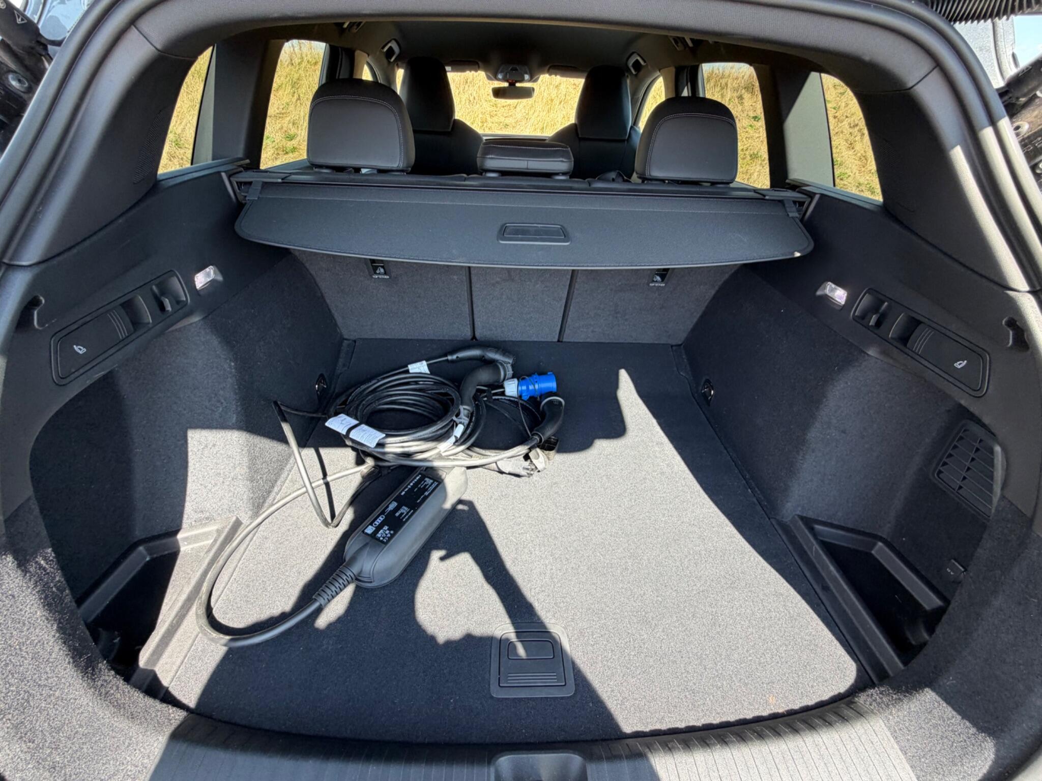 Audi E-Tron view 27