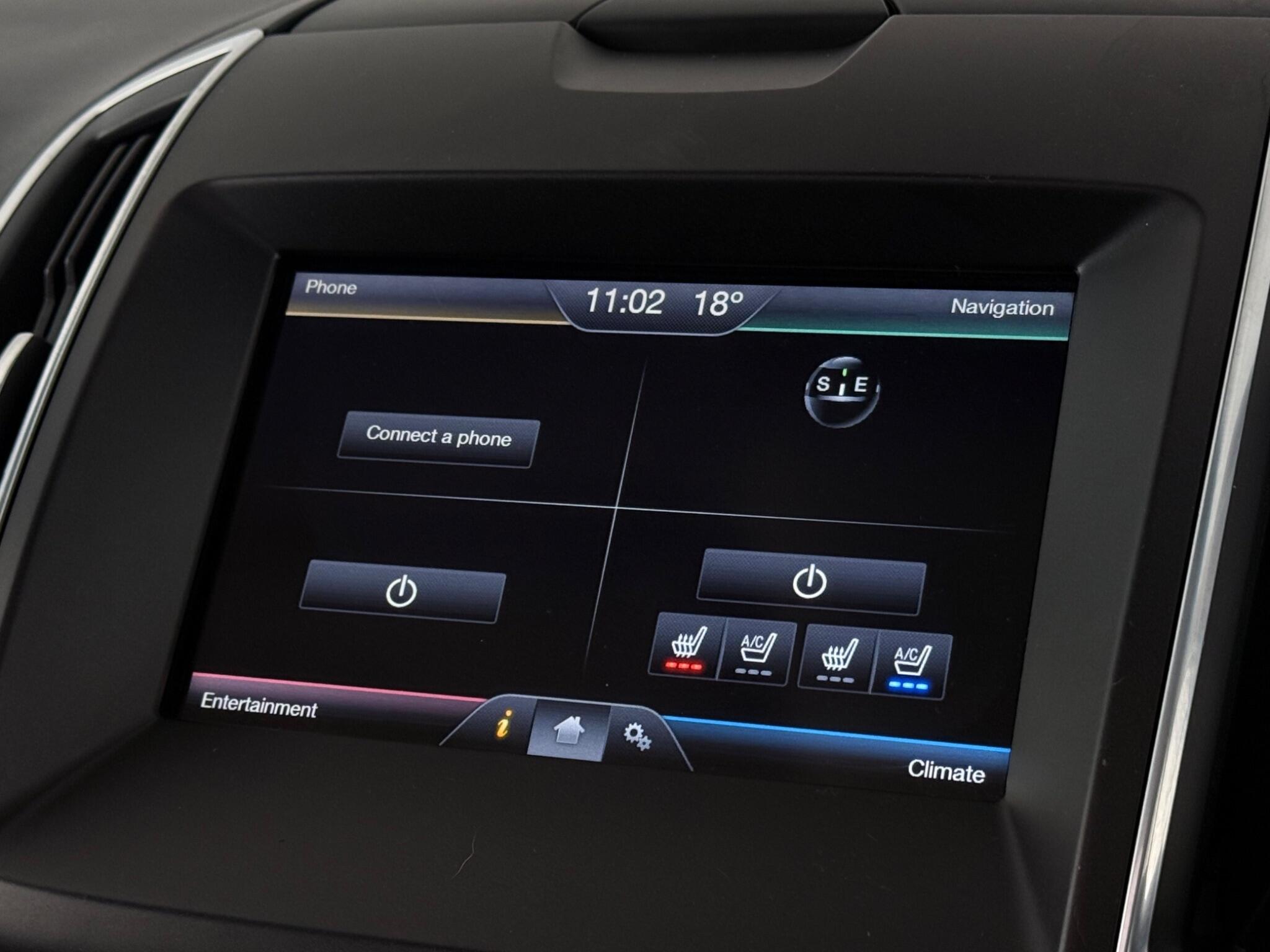 Ford Edge view 26