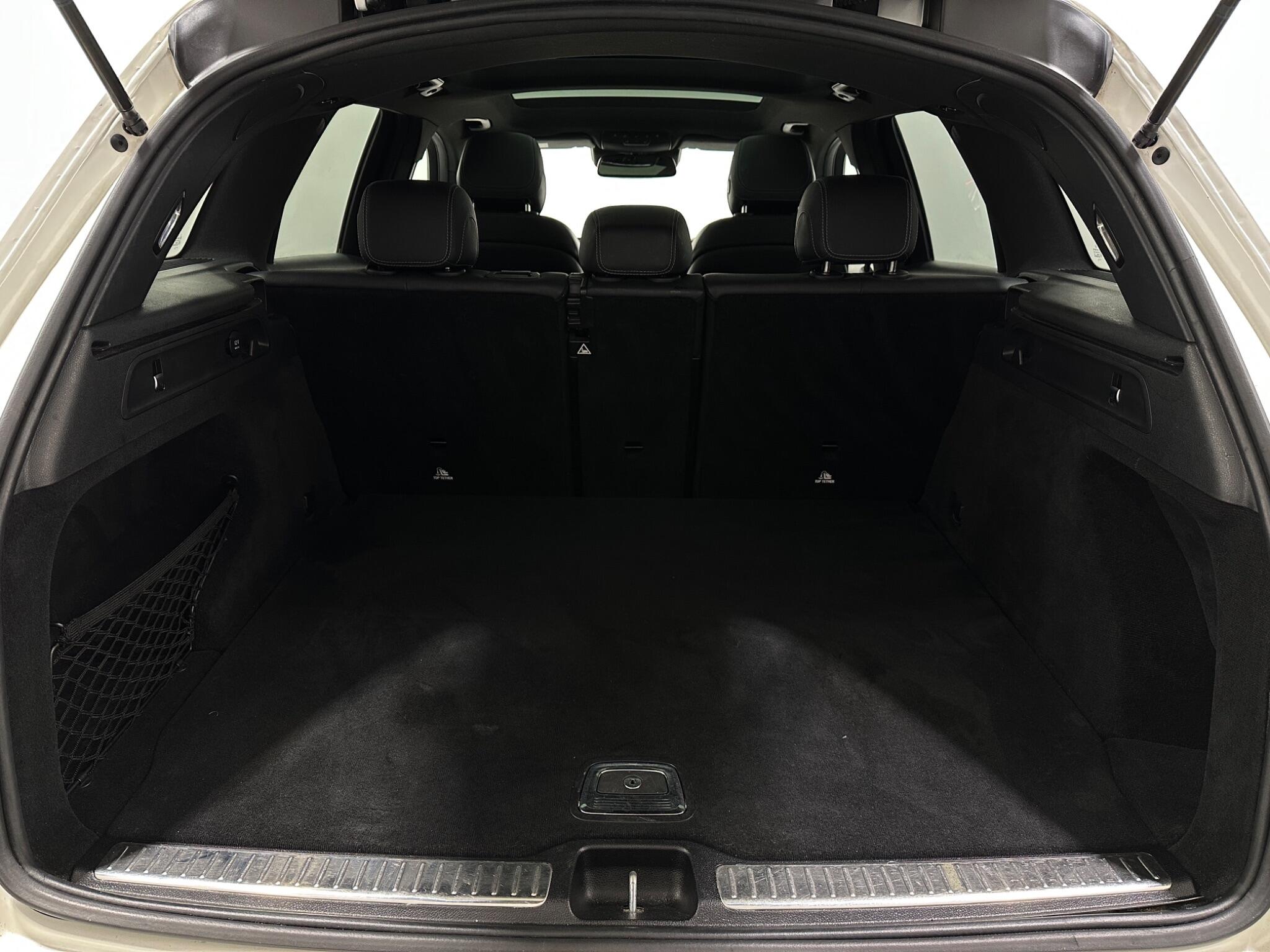 Mercedes-Benz GLC view 47