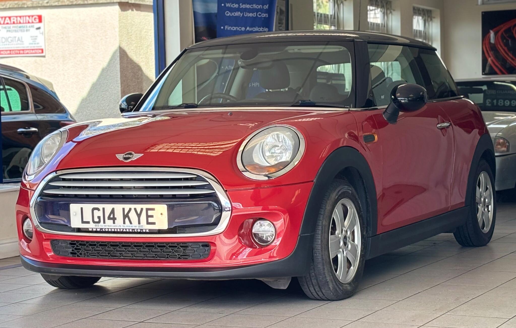 Mini Hatch view 5