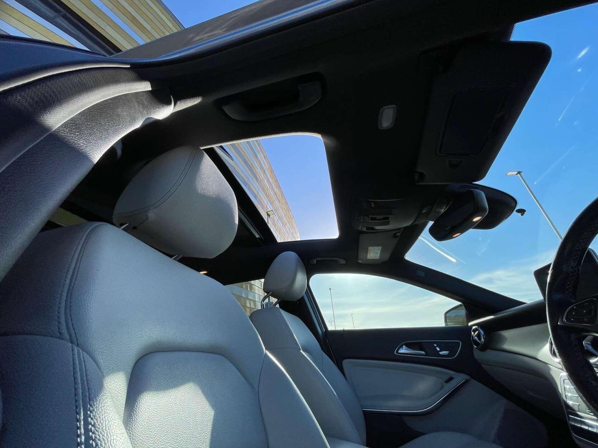 Mercedes-Benz Gla view 21
