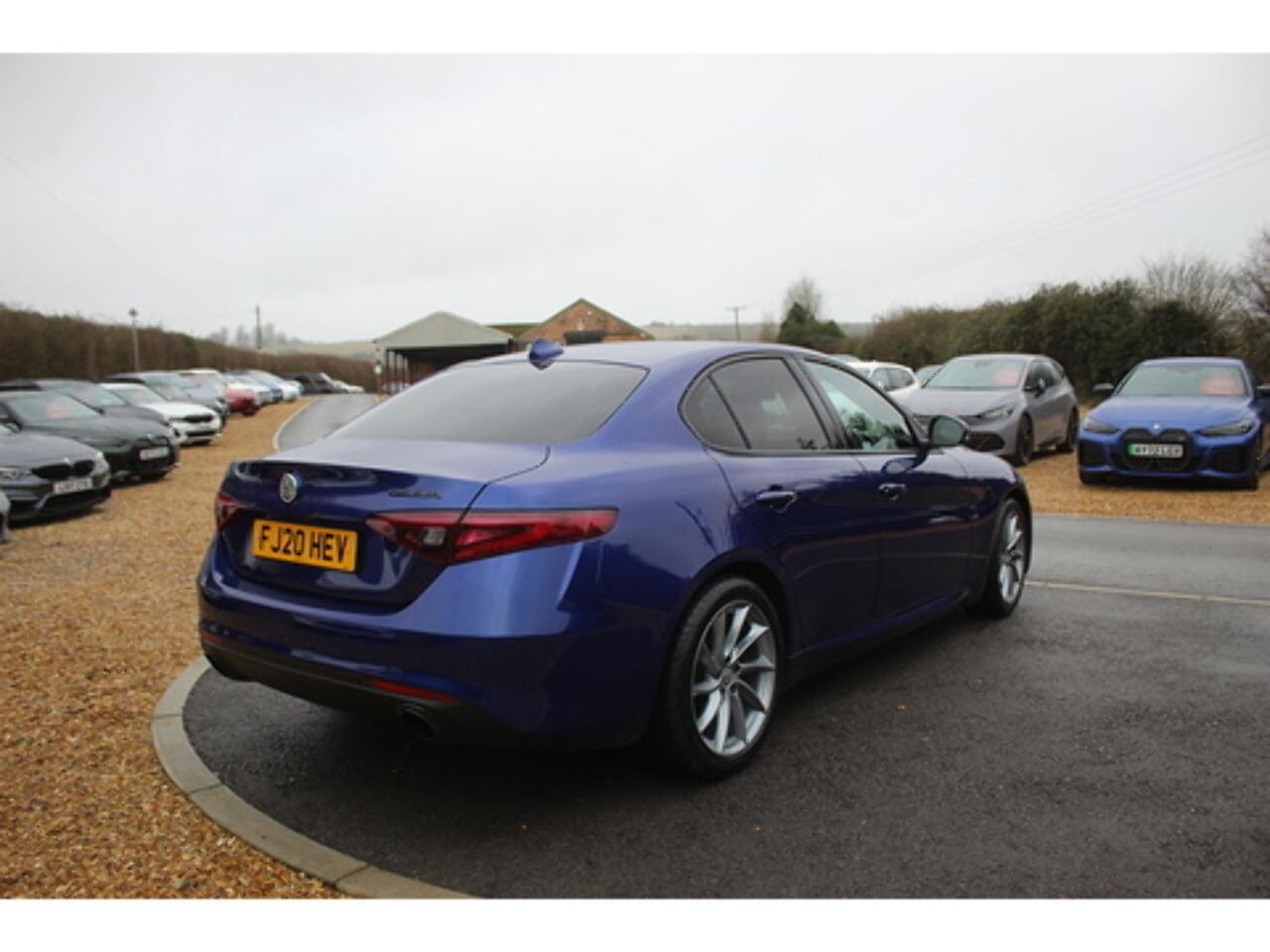 Alfa Romeo Giulia view 12