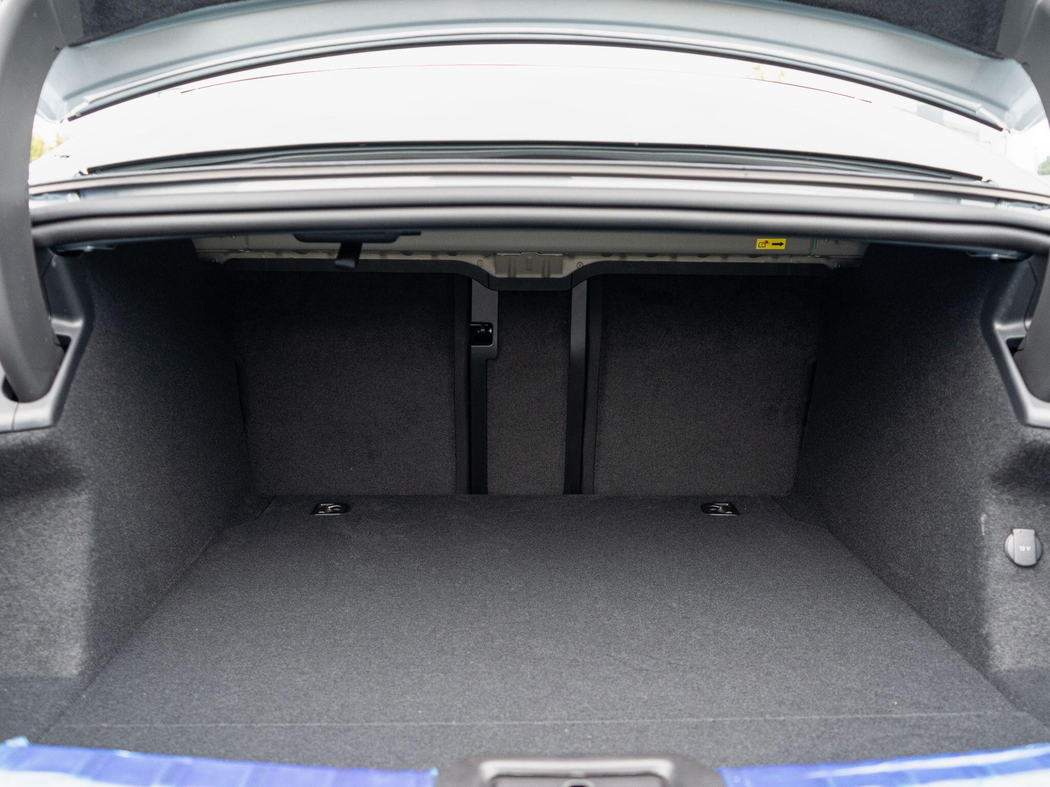 Porsche Taycan view 51