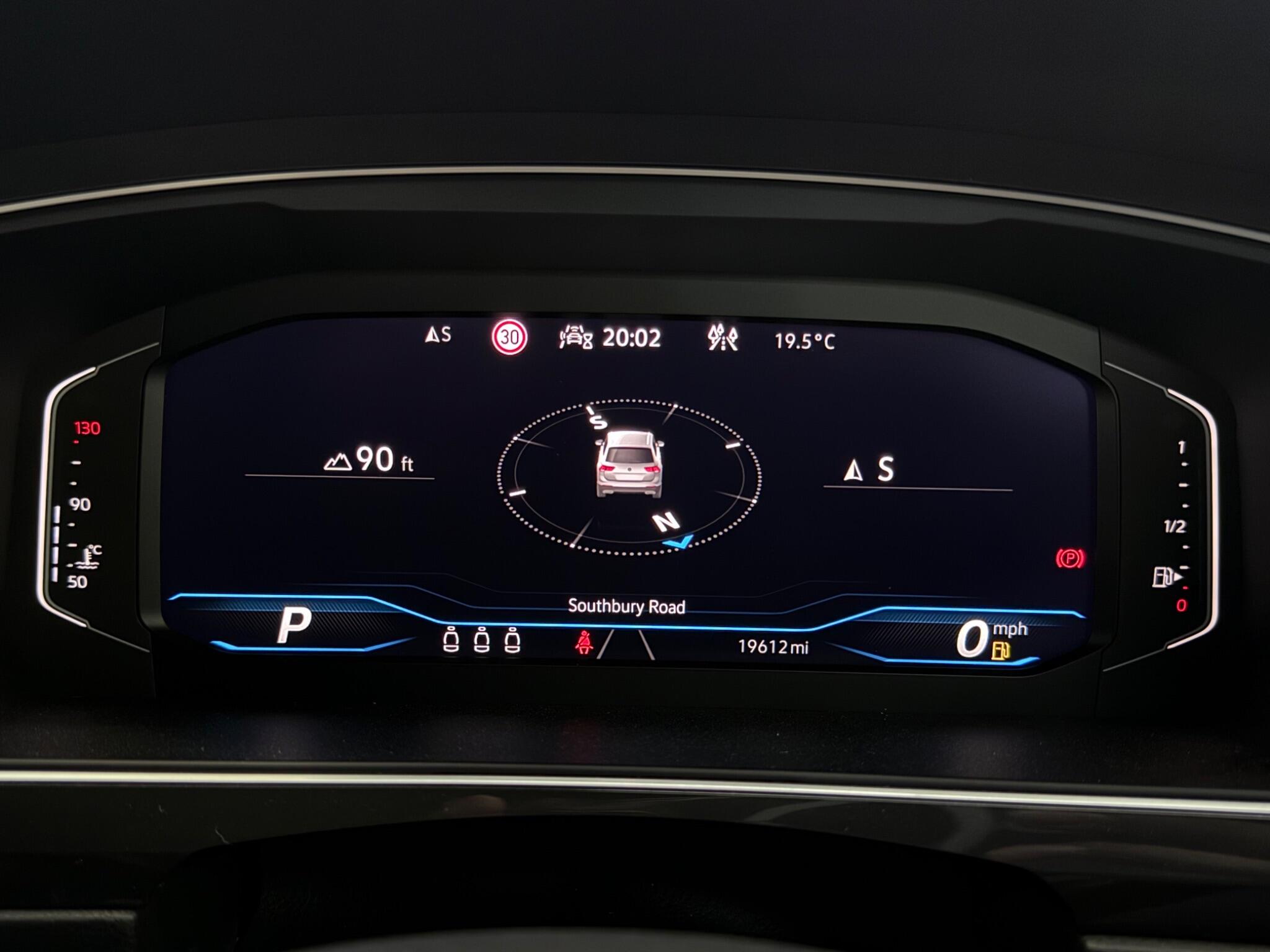 Volkswagen Tiguan view 15