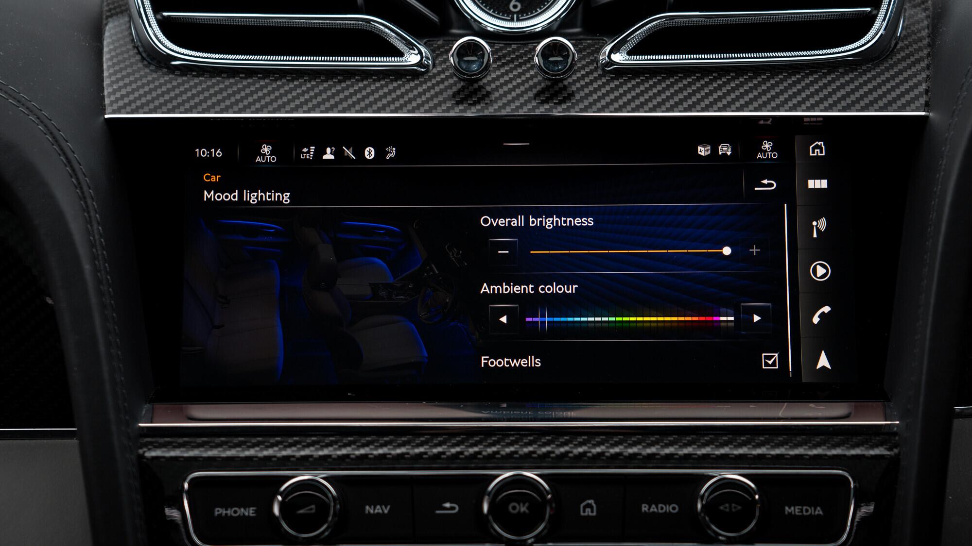 Bentley Bentayga view 40