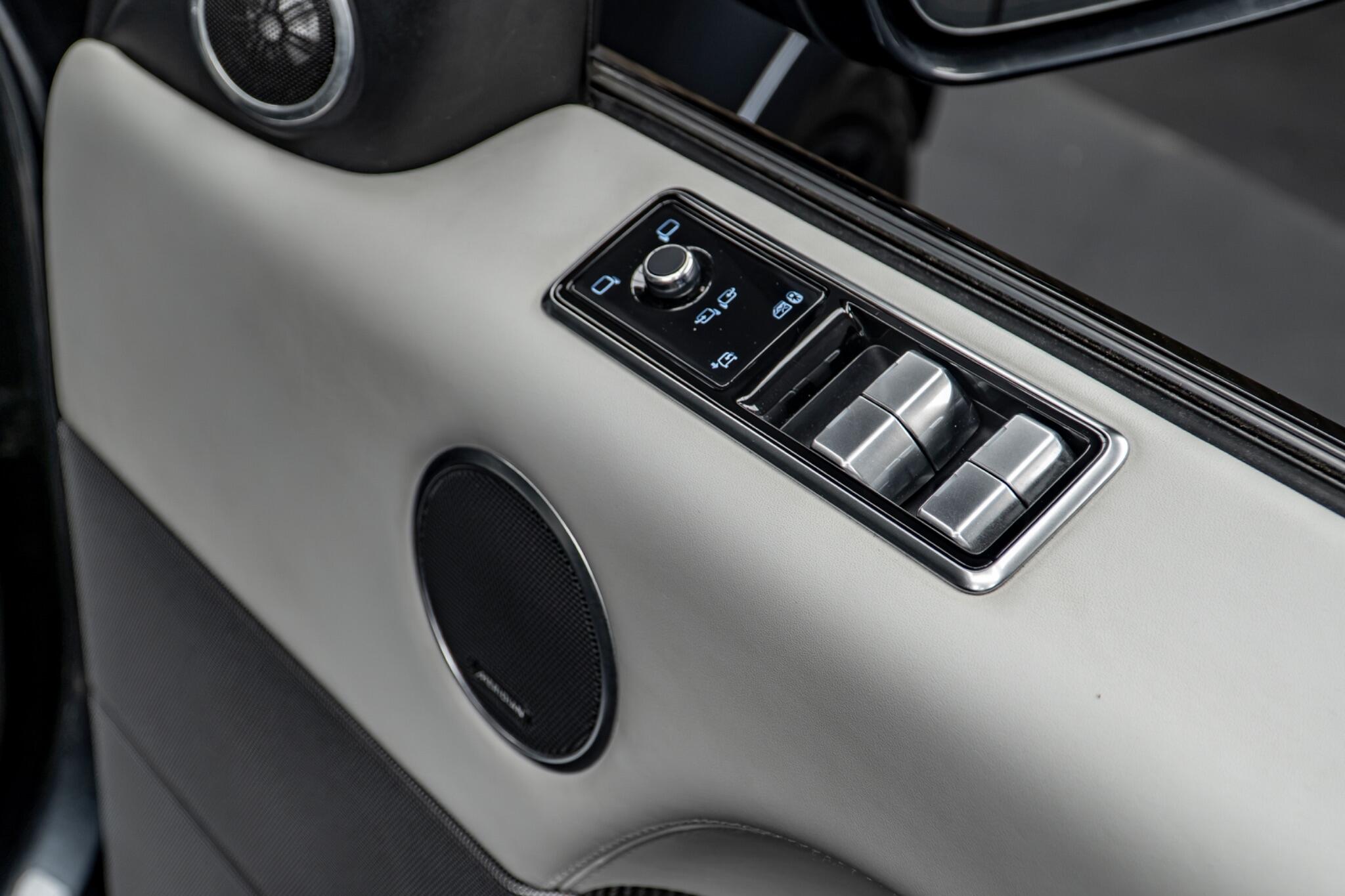Land Rover Range Rover Sport view 32