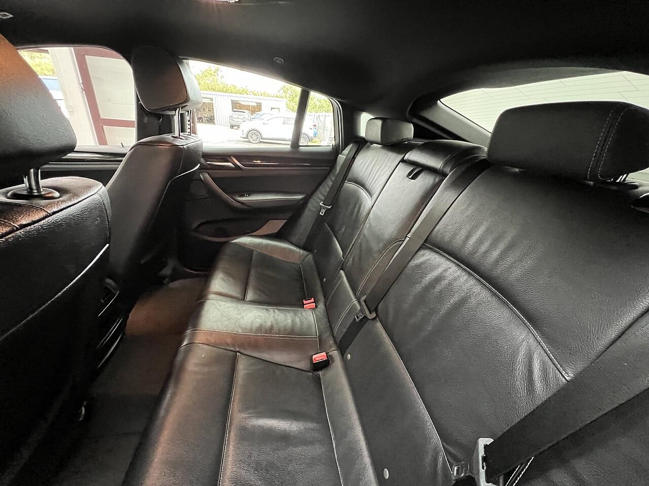 BMW X4 view 18