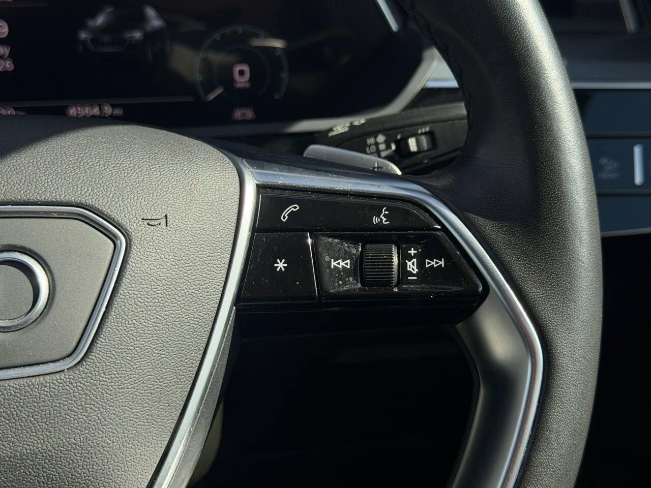 Audi E-Tron view 37