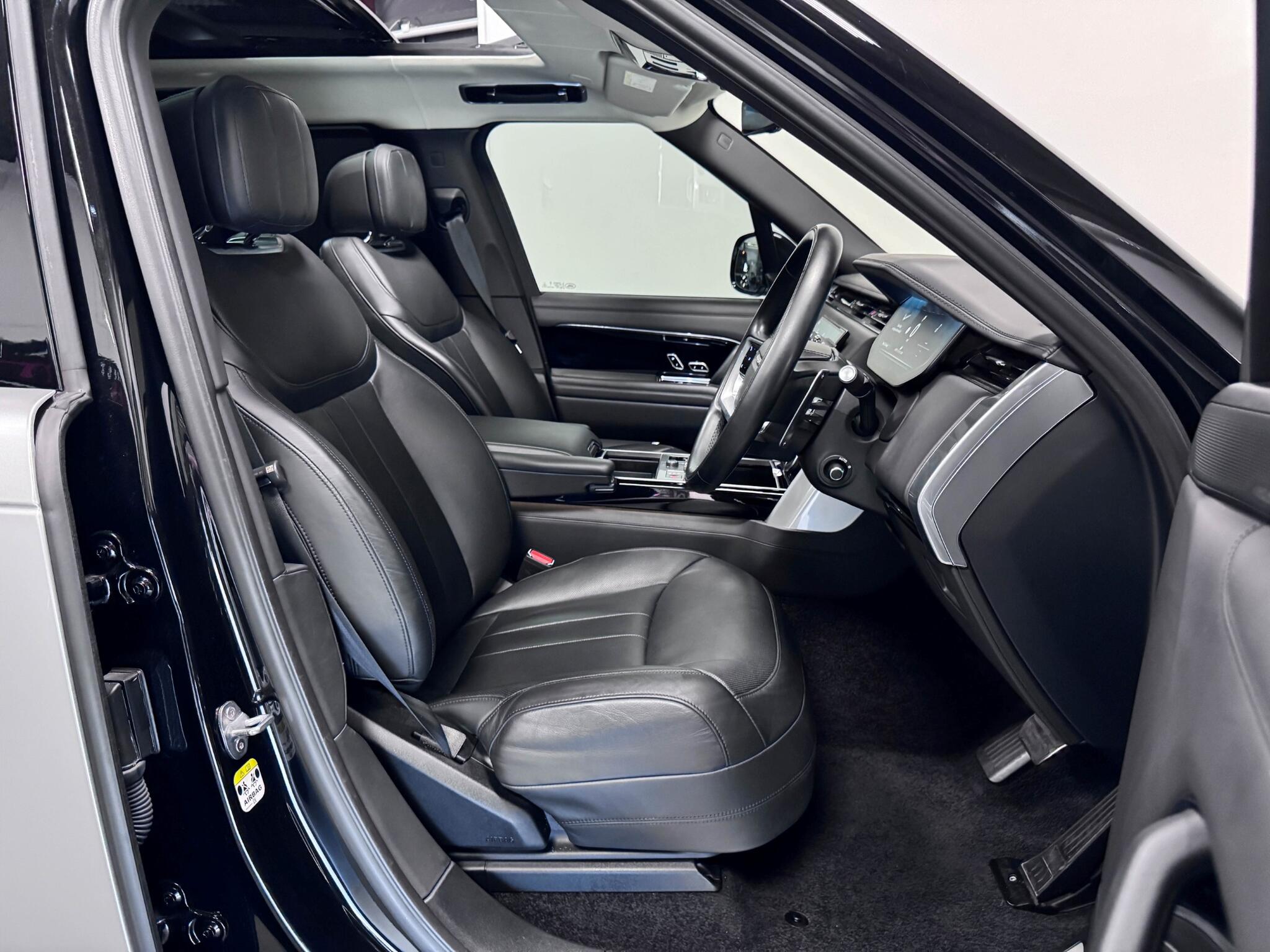 Land Rover Range Rover view 37