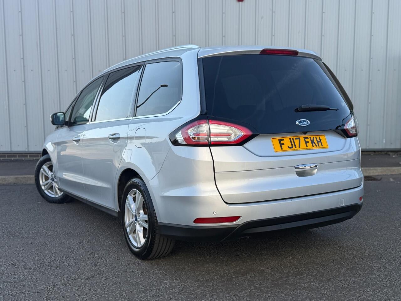 Ford Galaxy view 6
