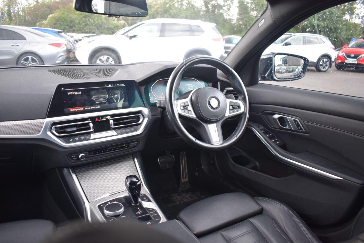 BMW 3 Series view 19