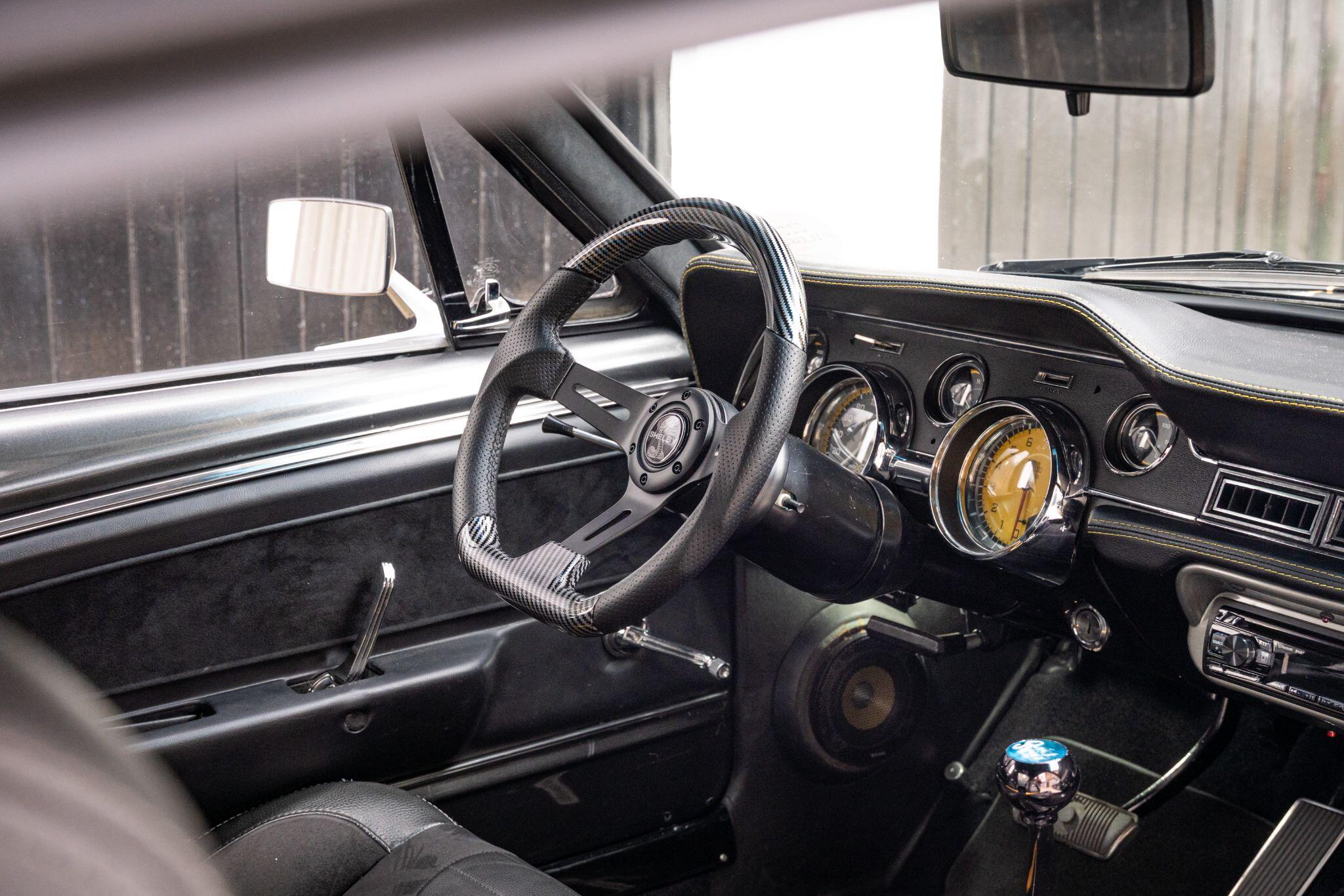 Ford Mustang view 22