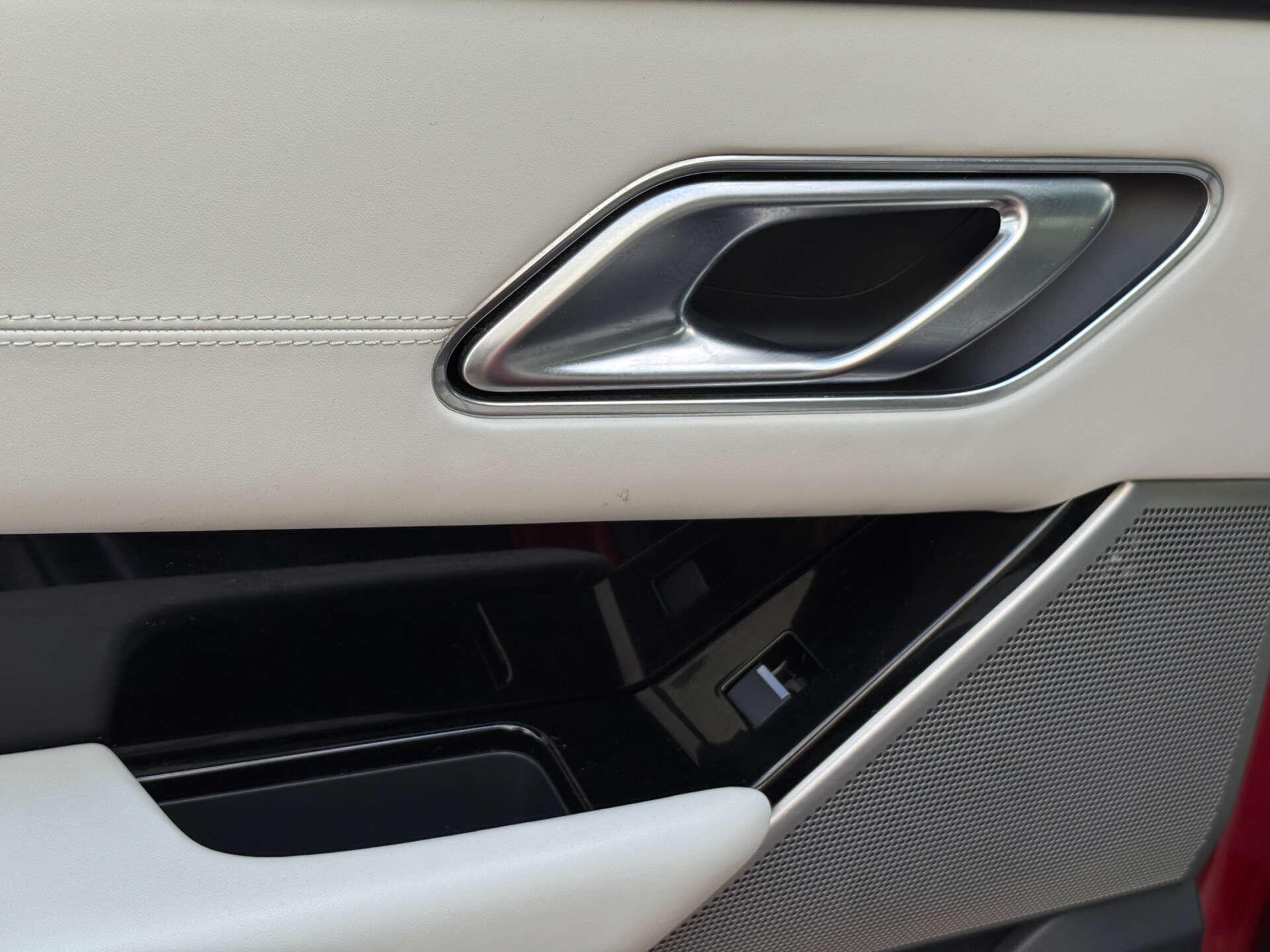 Land Rover Range Rover Velar view 33