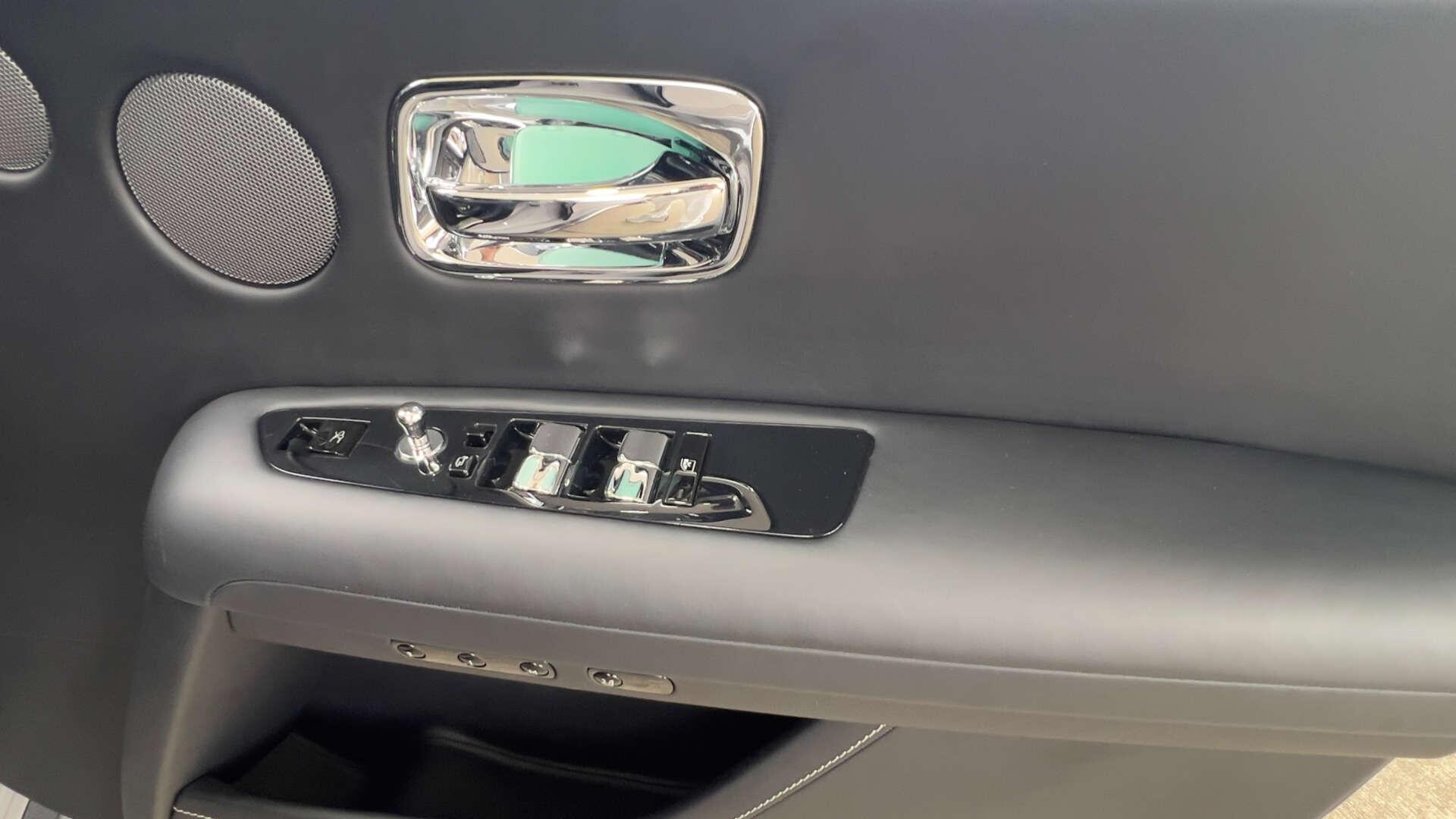 Rolls-Royce Ghost view 54