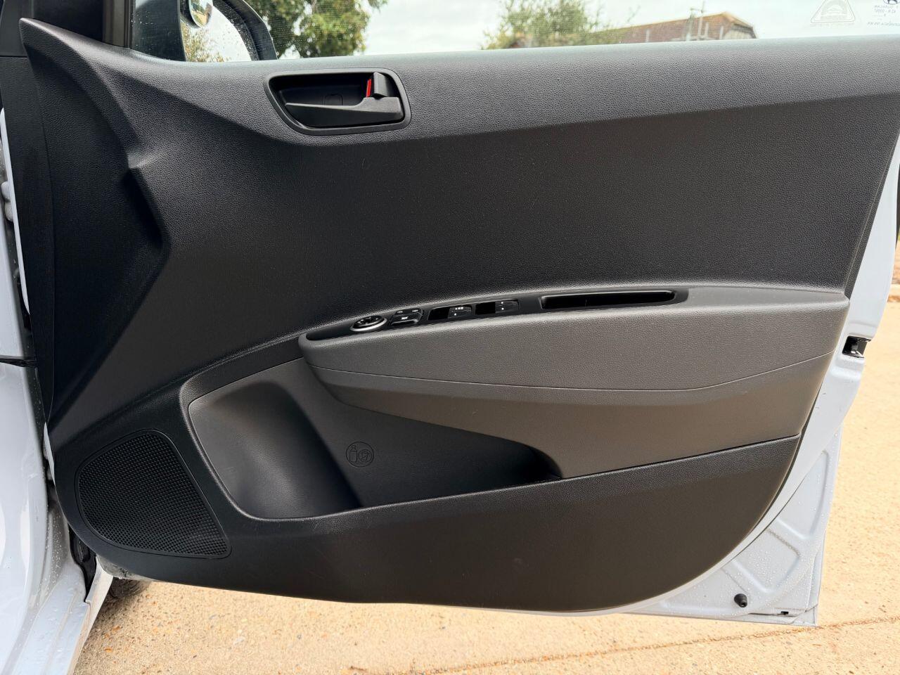Hyundai I10 view 14